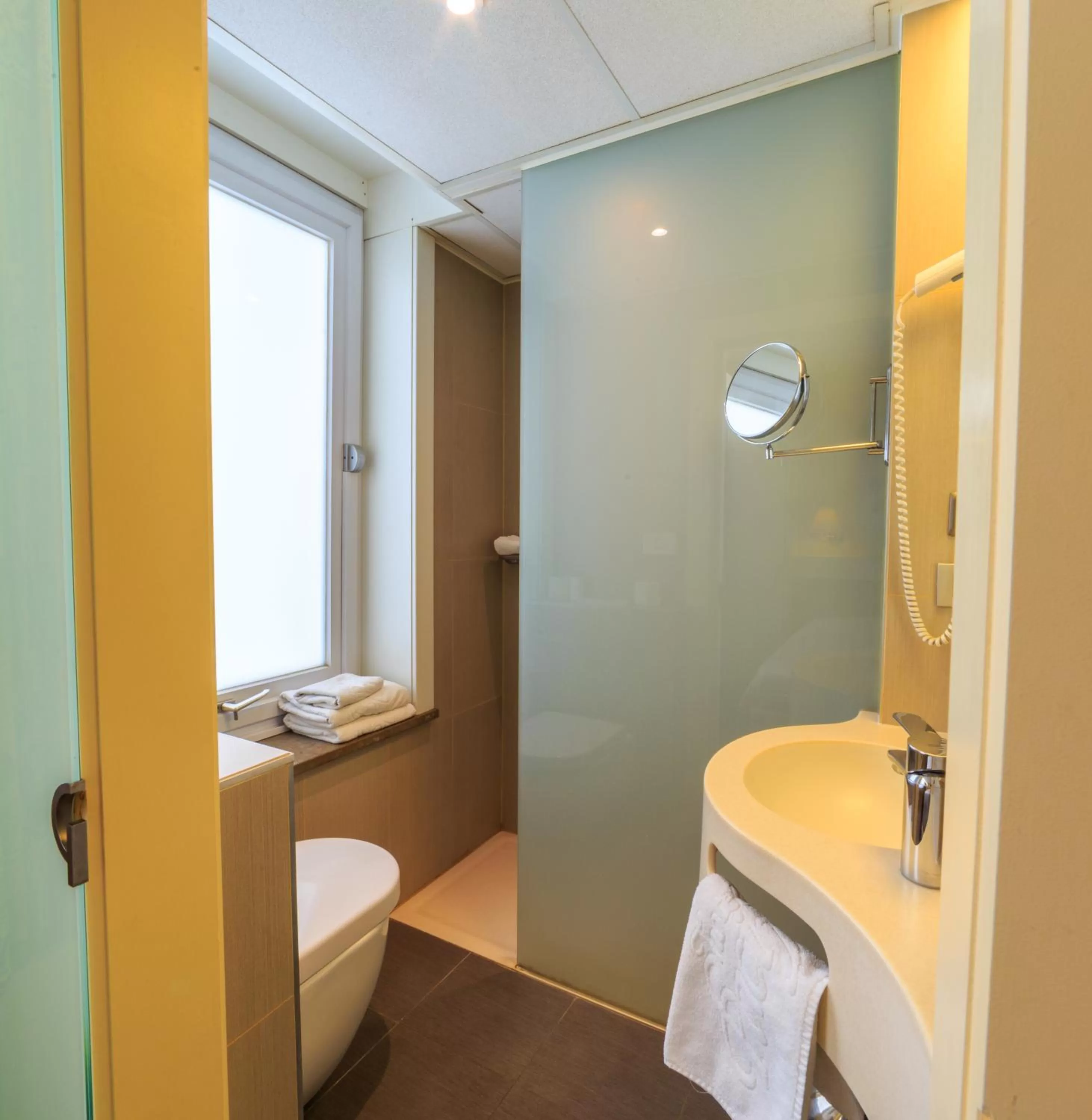 Bathroom in Hotel Pacific