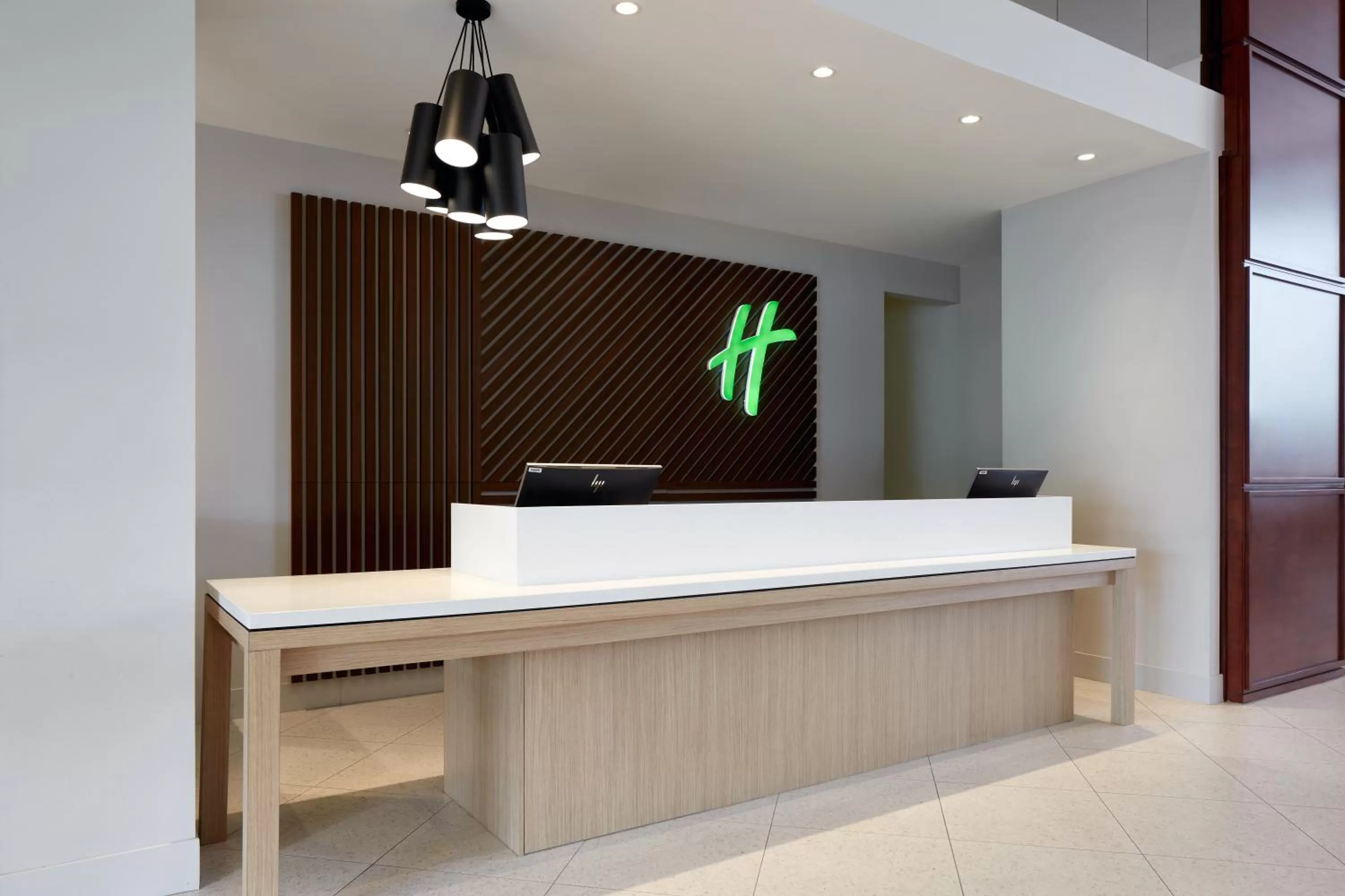 Lobby or reception in Holiday Inn & Suites Montreal Airport by IHG