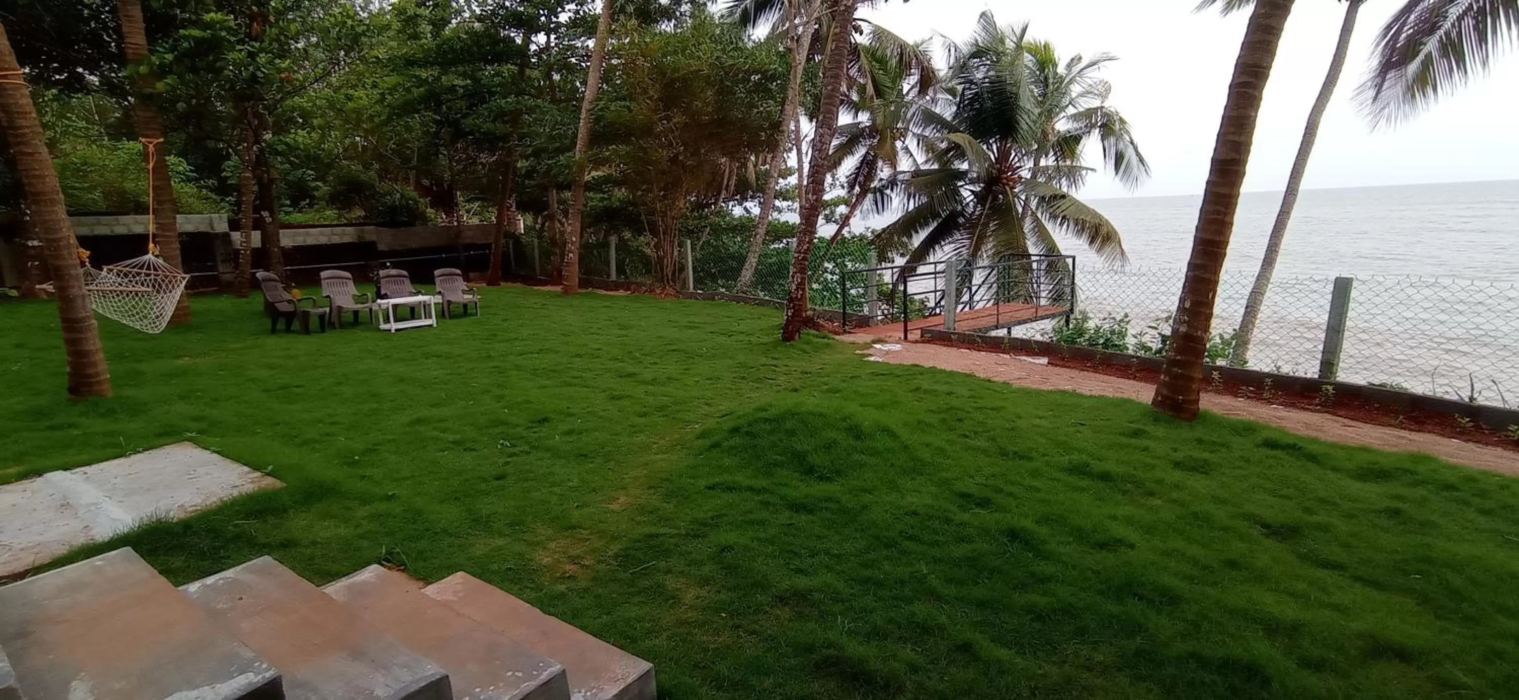 Garden in Perch by the sea