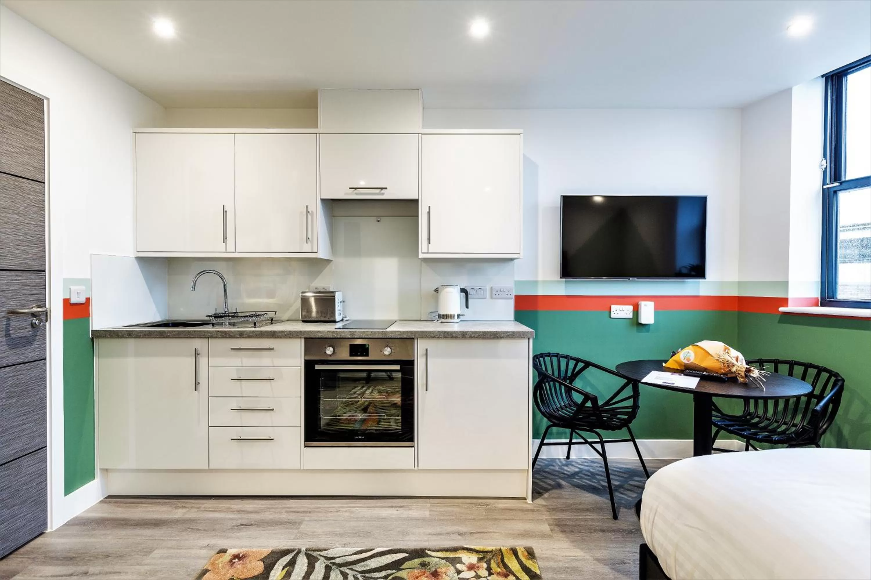 Kitchen or kitchenette in Your Apartment I Clifton Village