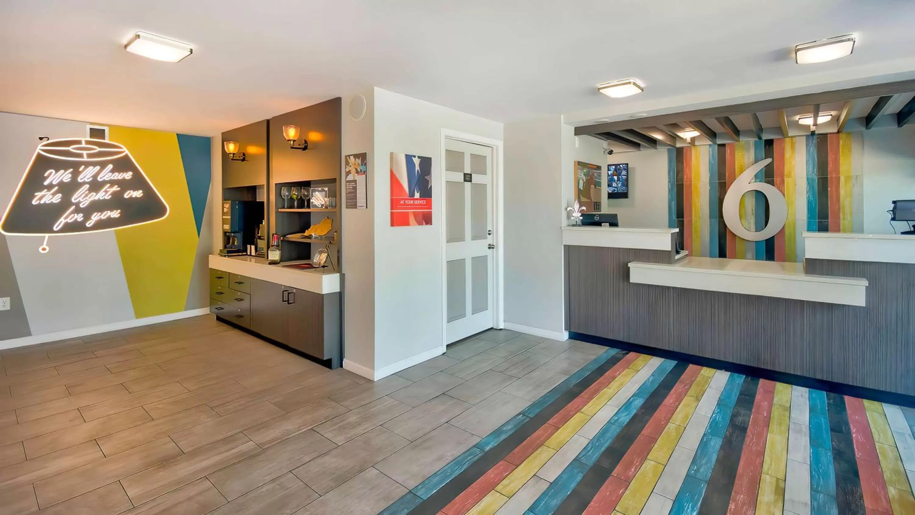 Lobby or reception in Motel 6 Louisville, Ky- Airport/ Fair Expo