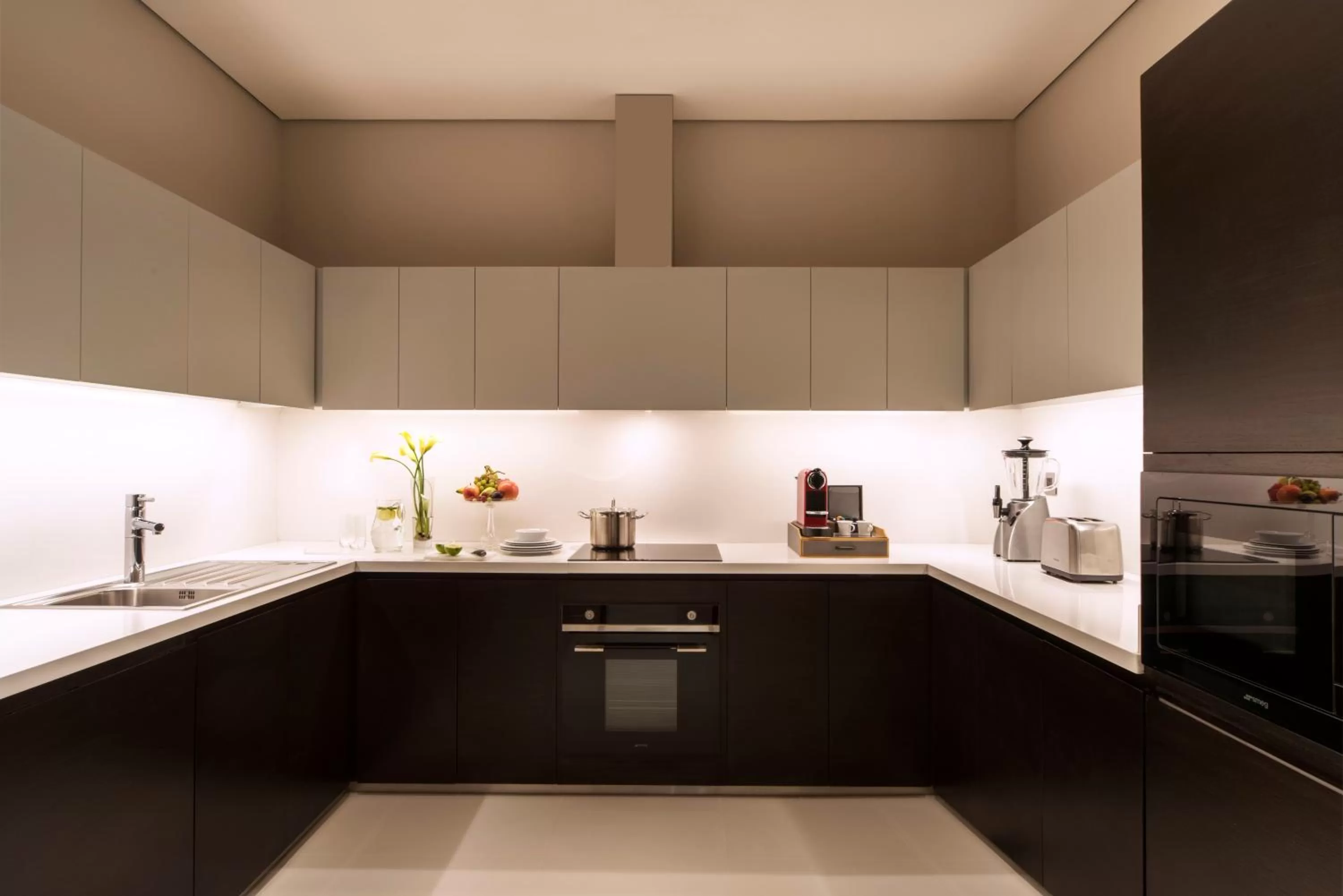 Kitchen or kitchenette in Fraser Suites Riyadh