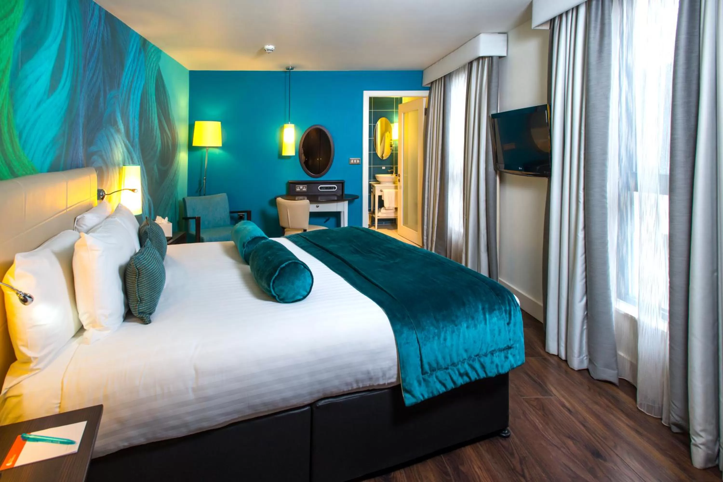 TV and multimedia, Bed in Hotel Indigo Liverpool by IHG