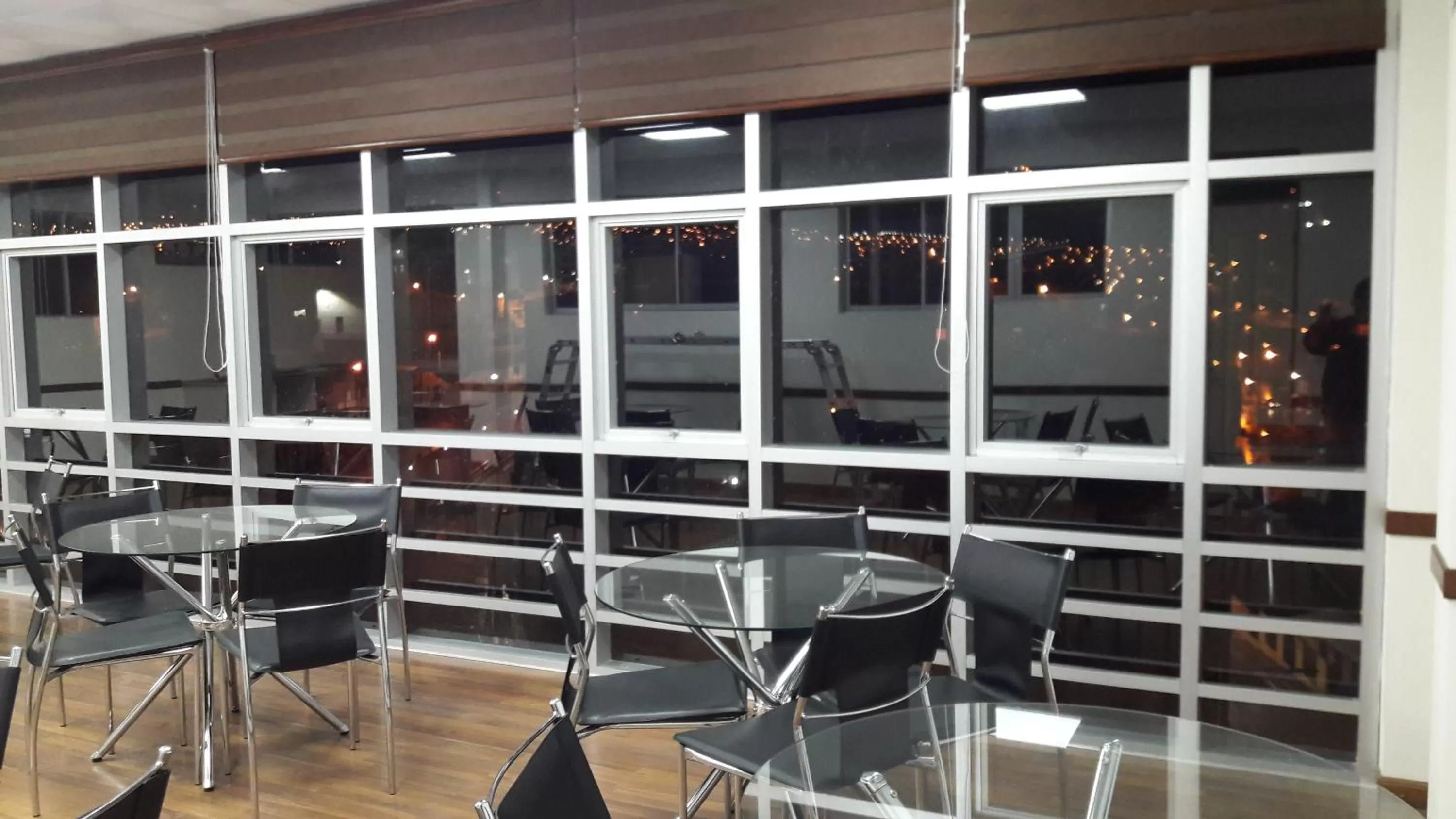 Restaurant/places to eat in Apart Serma Hotel