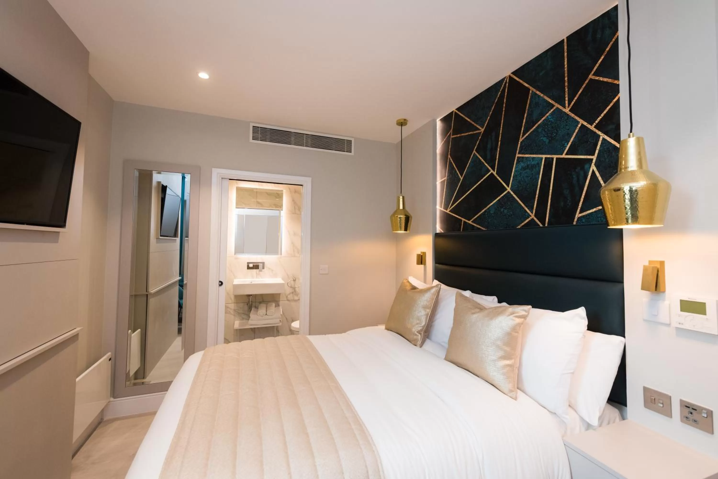 Bedroom, Bed in 198 Studios