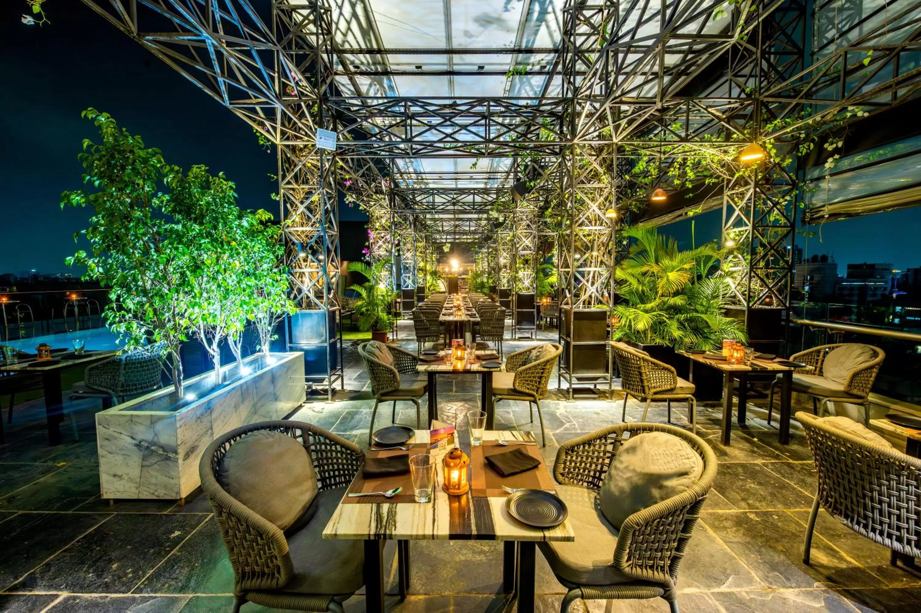 Restaurant/places to eat in O Hotel Pune