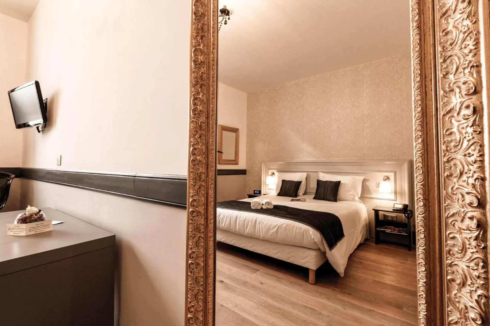 Bed in Hotel Restaurant Edmond's