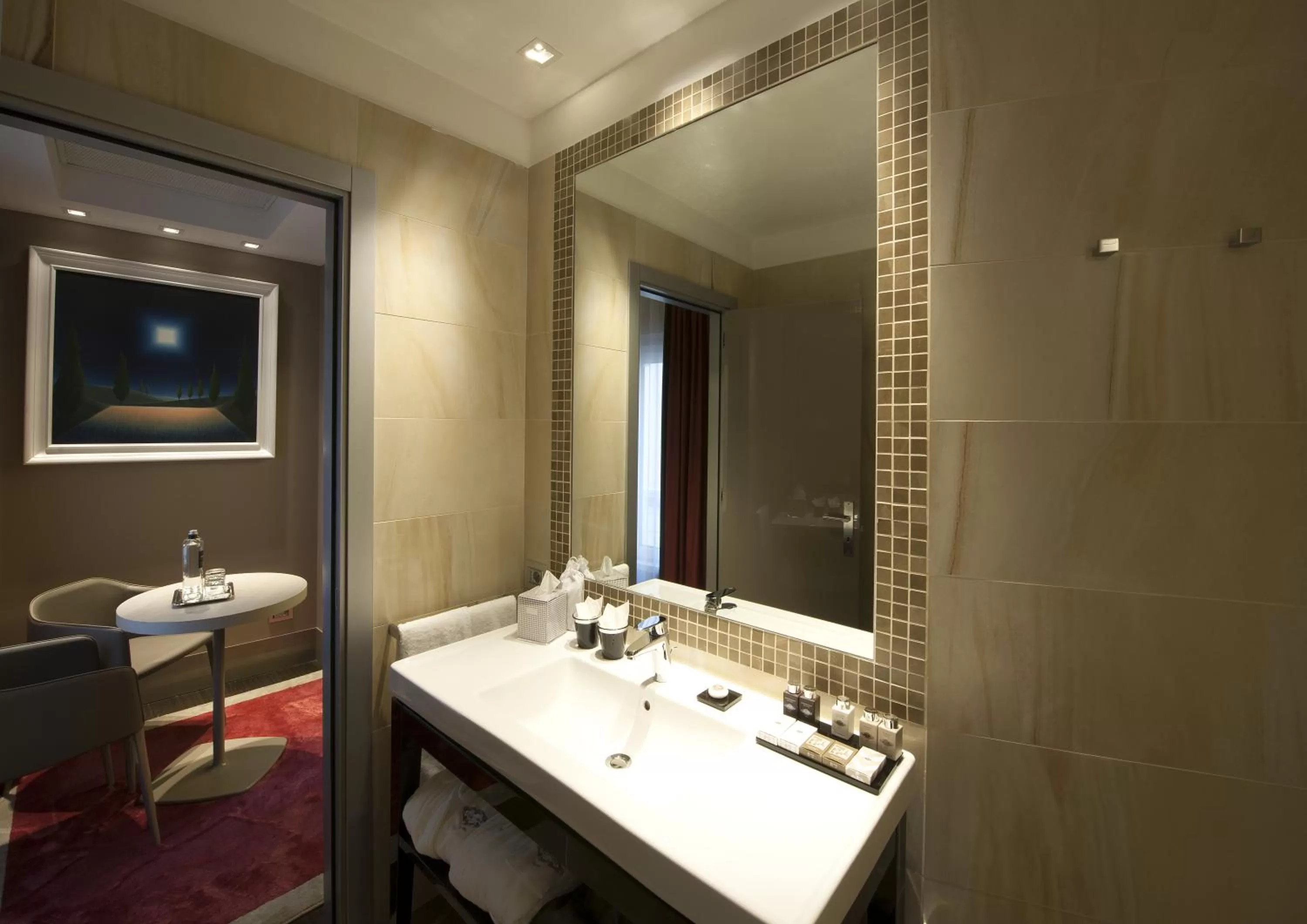 Bathroom in Harry's Bar Trevi Hotel & Restaurant