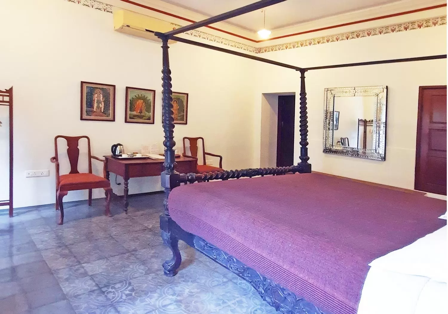 Photo of the whole room in Saratha Vilas Chettinad