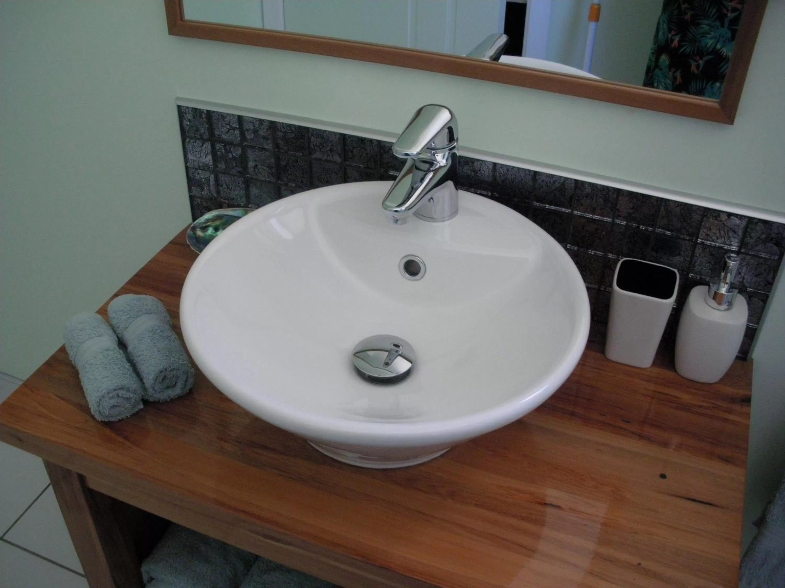 Toilet, Bathroom in Mahinapua Retreat B&B