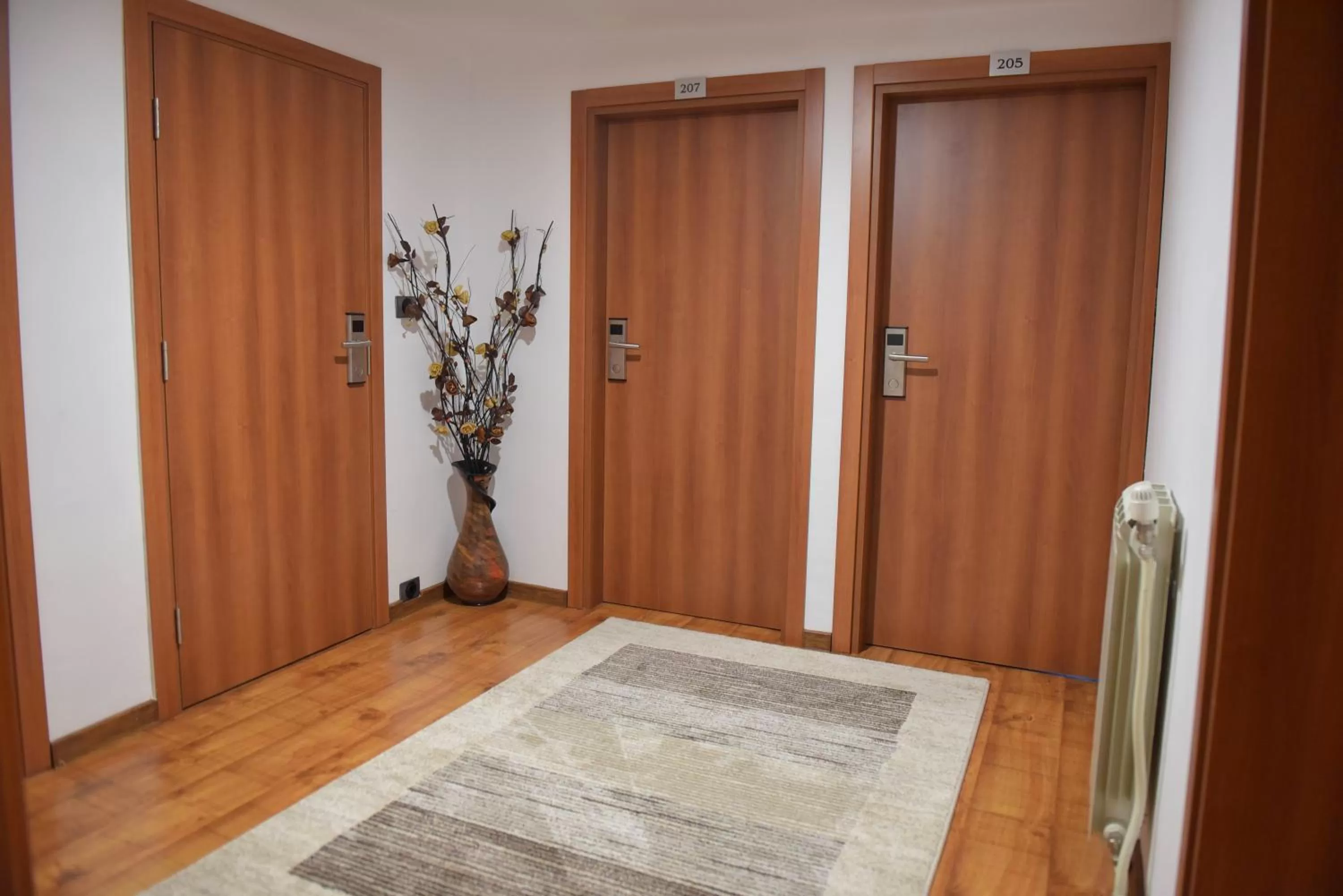 Property building in Hotel Rothmans-Breakfast - Free parking - Lobby