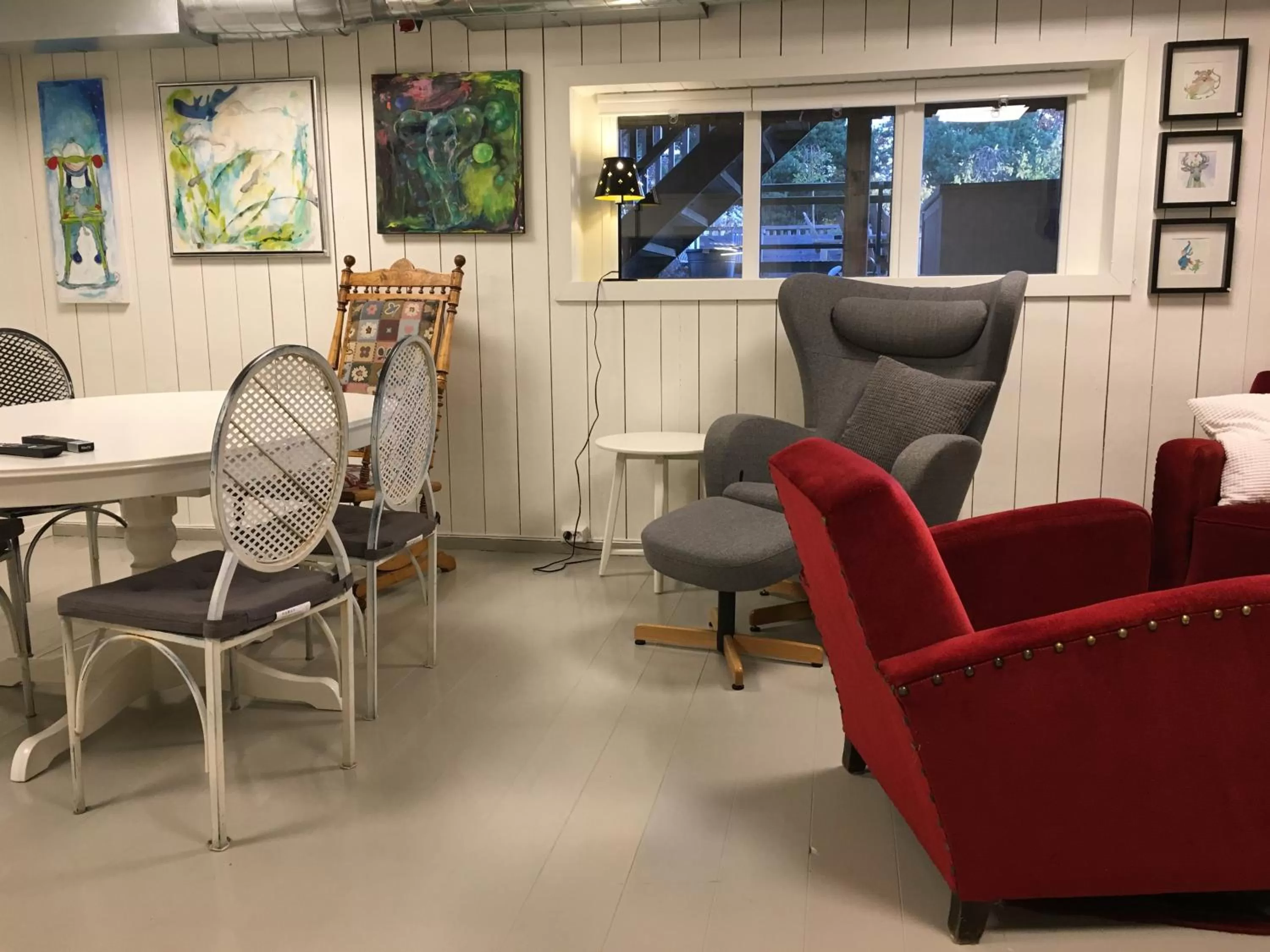 Communal lounge/ TV room, Lounge/Bar in Krøgeneslåven Microtel