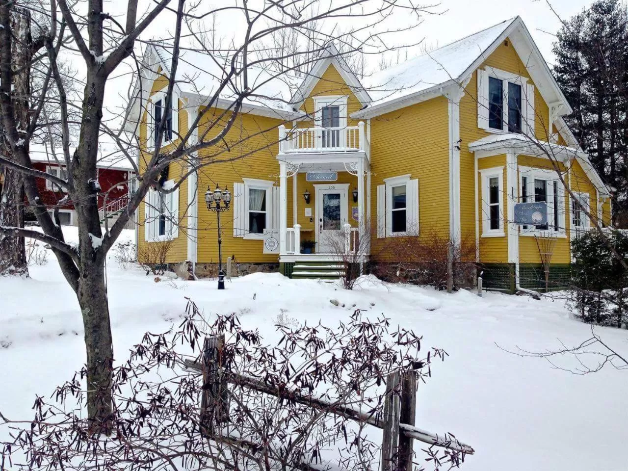 Facade/entrance in À L'Ancestrale B&B