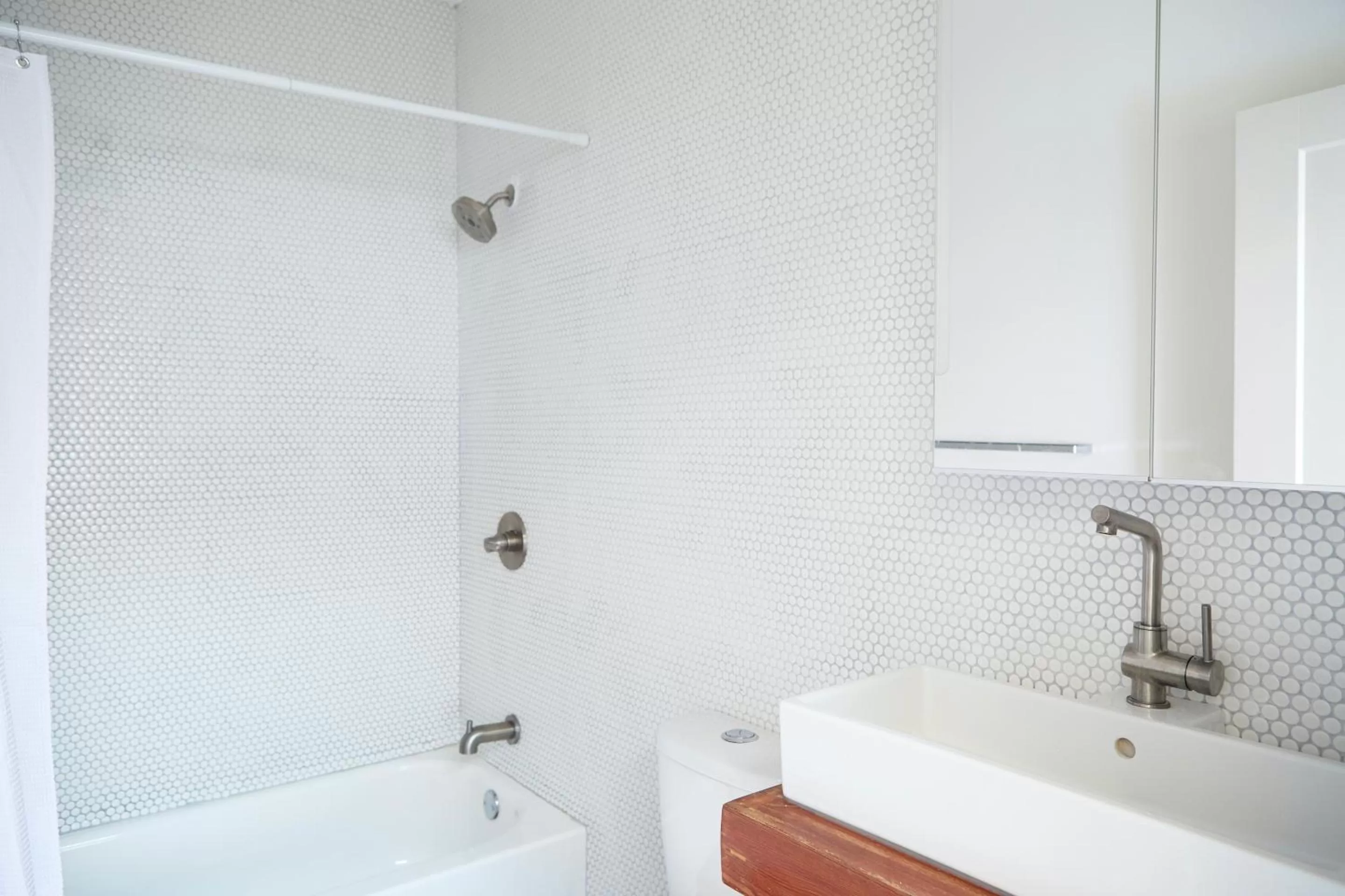 Living room, Bathroom in Sonder at Par L'Eau