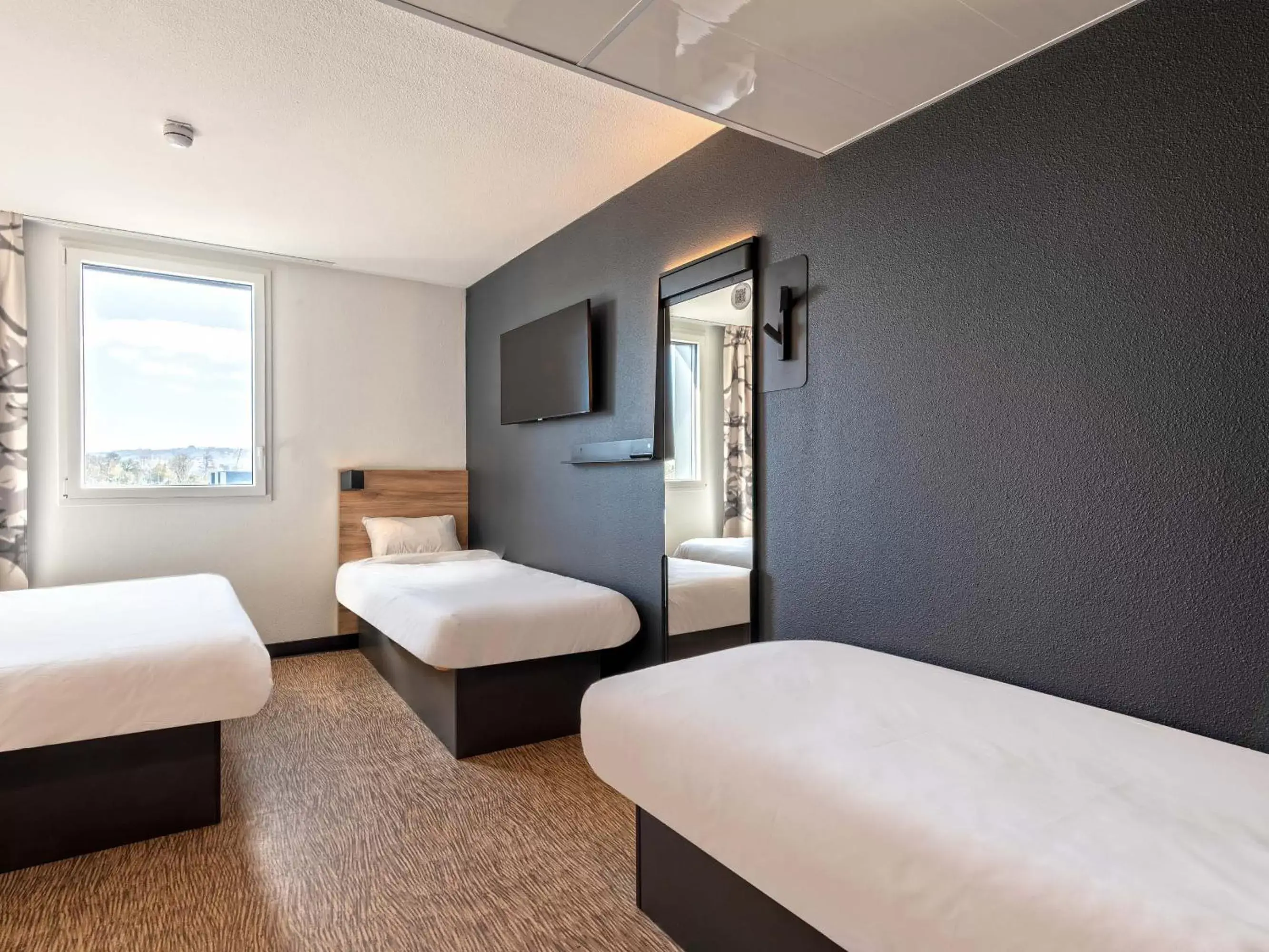 Quadruple Room in B&B HOTEL Landerneau Bois Noir Quadruple Room in B&B HOTEL Landerneau Bois Noir