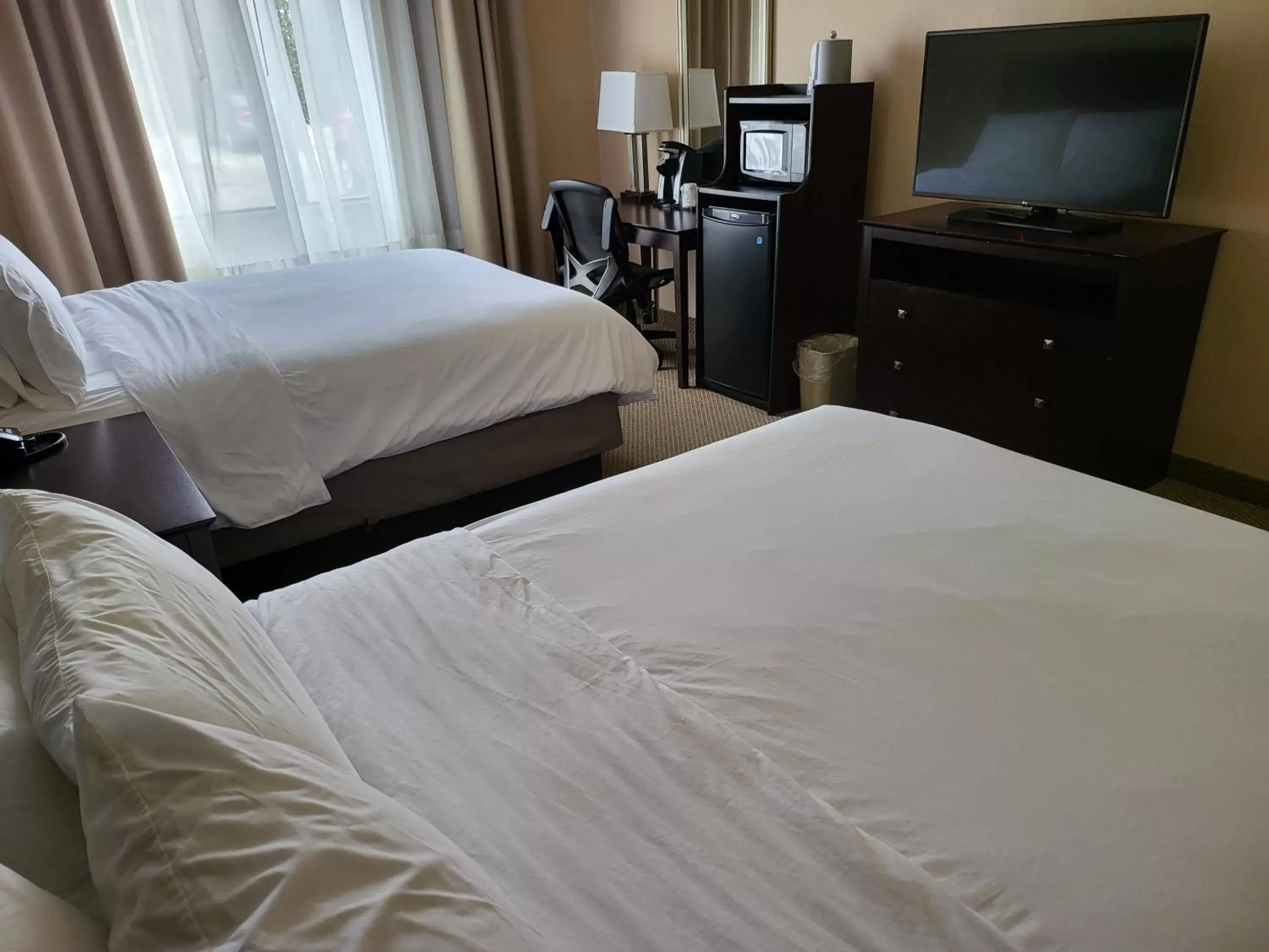 Queen Room with Two Queen Beds - Disability Access with Roll In Shower in Holiday Inn Express Hotel & Suites Tipp City by IHG Queen Room with Two Queen Beds - Disability Access with Roll In Shower in Holiday Inn Express Hotel & Suites Tipp City by IHG