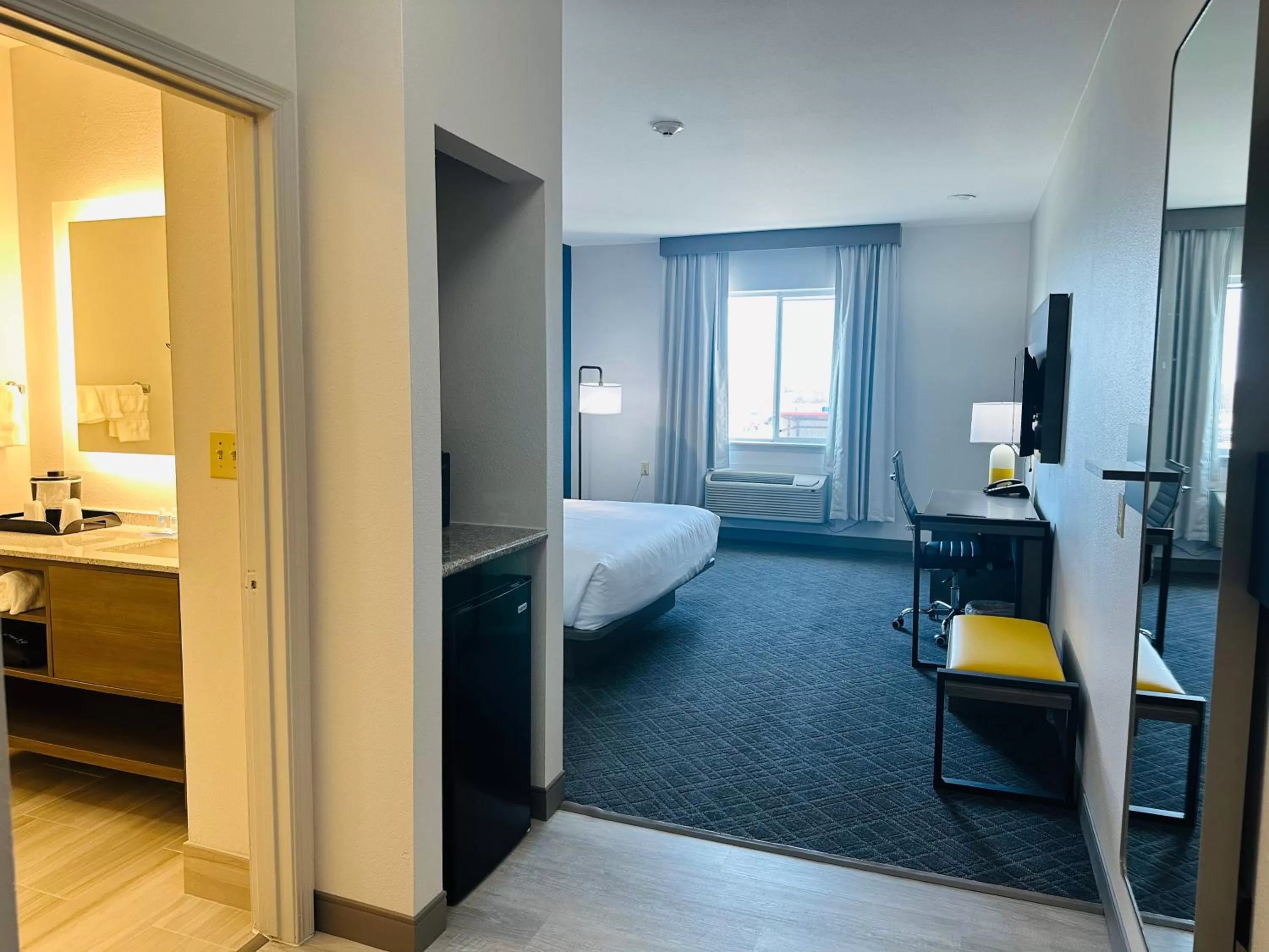 Bathroom, Bed in Comfort Inn & Suites Wylie