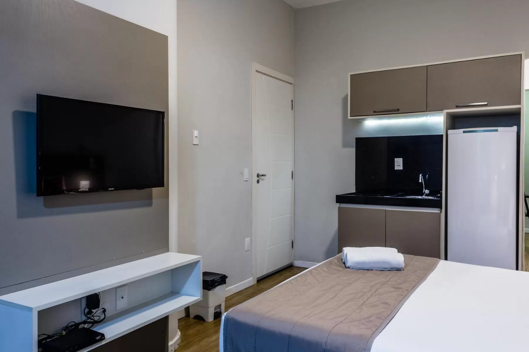 Bedroom, TV/Entertainment Center in Injoy Lofts Ipanema