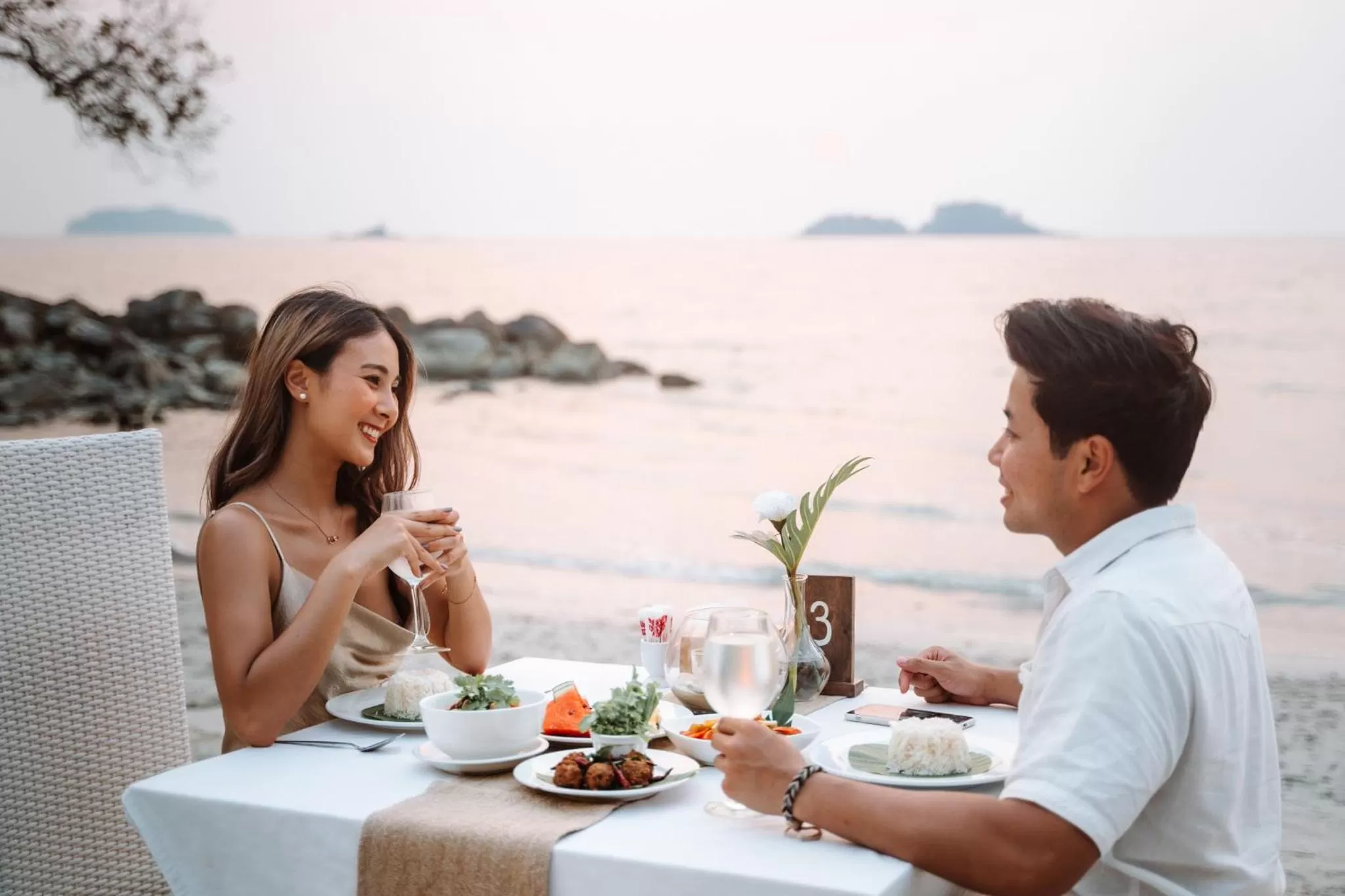 Food and drinks in VAYNA Boutique Koh Chang