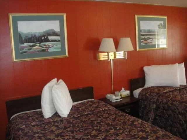 Bed in Standish Motel