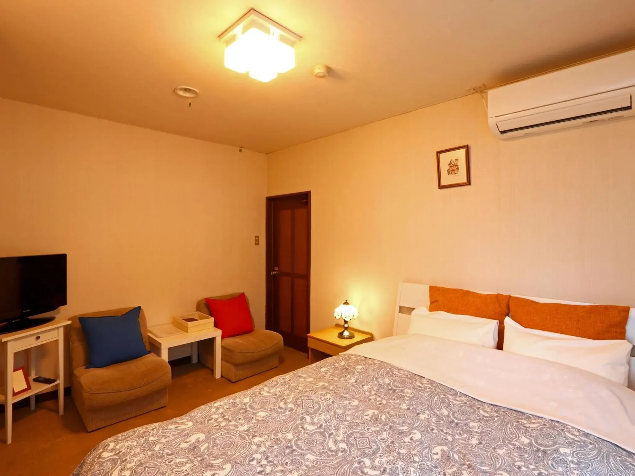 Standard Queen Room - single occupancy in Belle Vue Nishiura Standard Queen Room - single occupancy in Belle Vue Nishiura