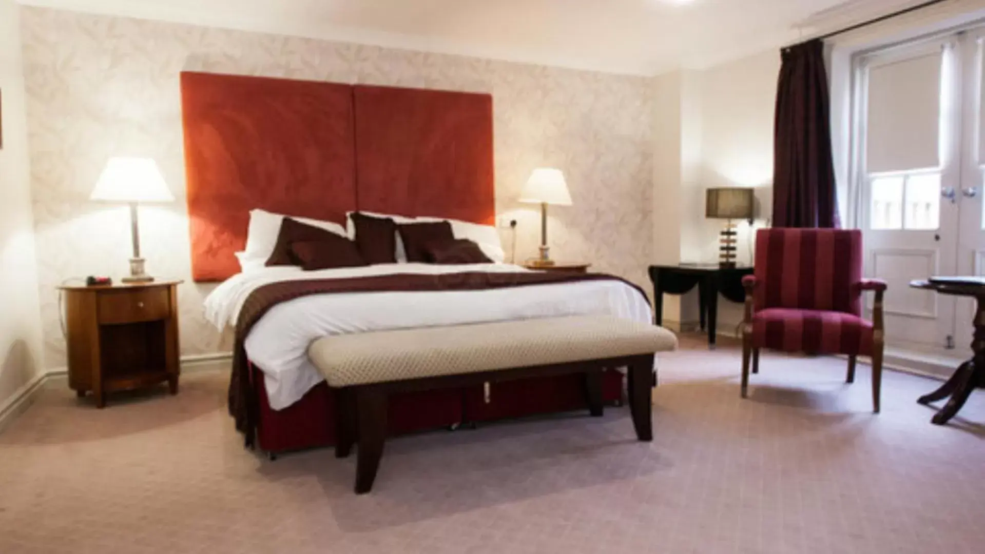 Double Room in Honest Lawyer Hotel Double Room in Honest Lawyer Hotel