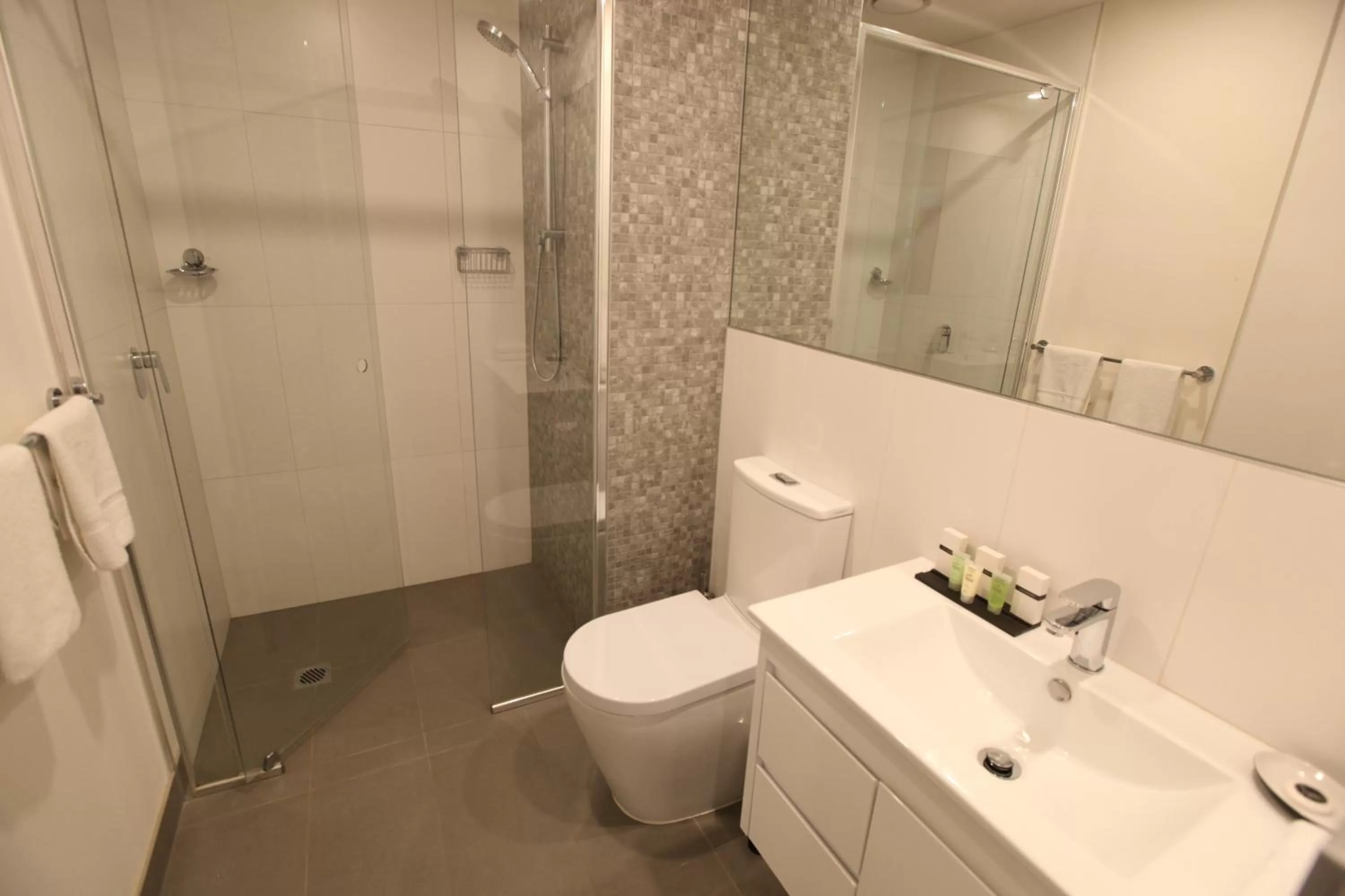 Shower in Melbourne Knox Central Apartment Hotel Official