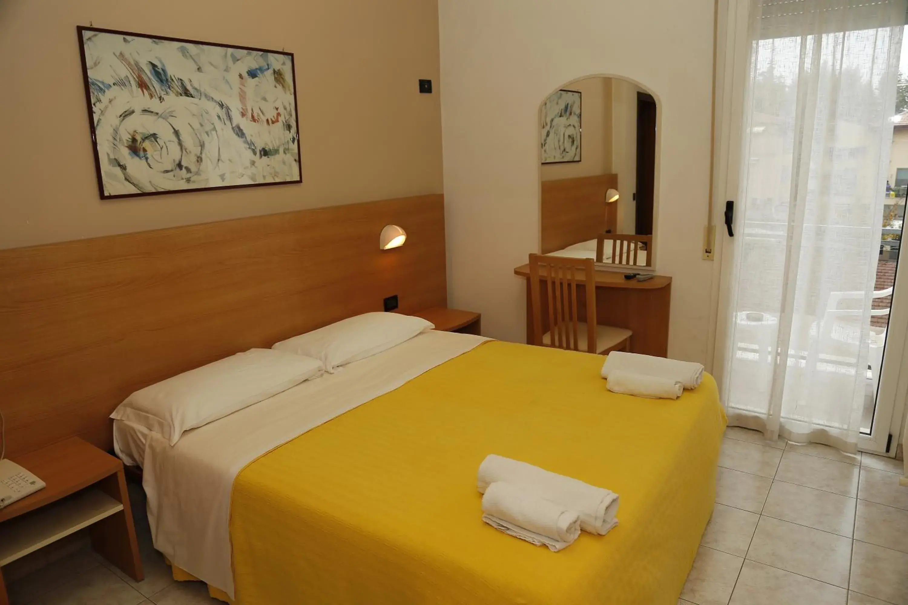 Standard Double or Twin Room in Hotel Villa Dina Standard Double or Twin Room in Hotel Villa Dina