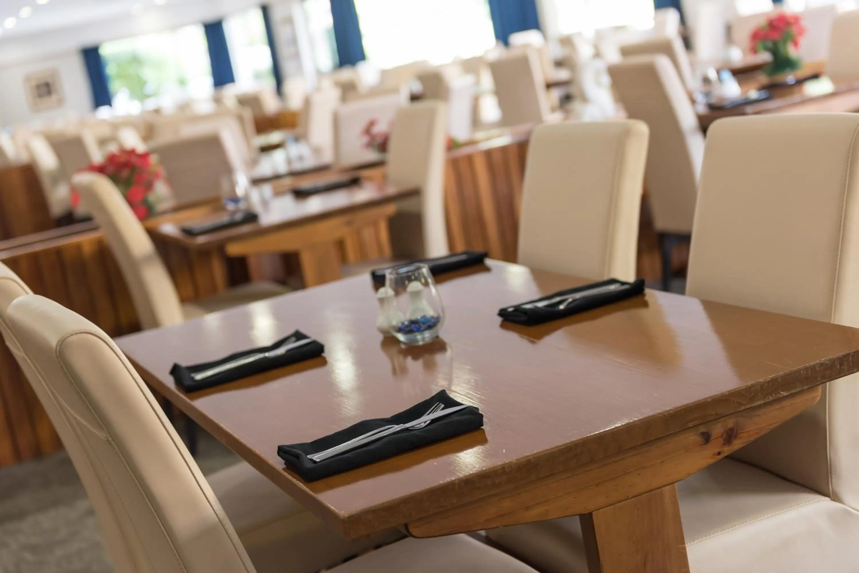 Restaurant/places to eat in Distinction Hamilton Hotel & Conference Centre