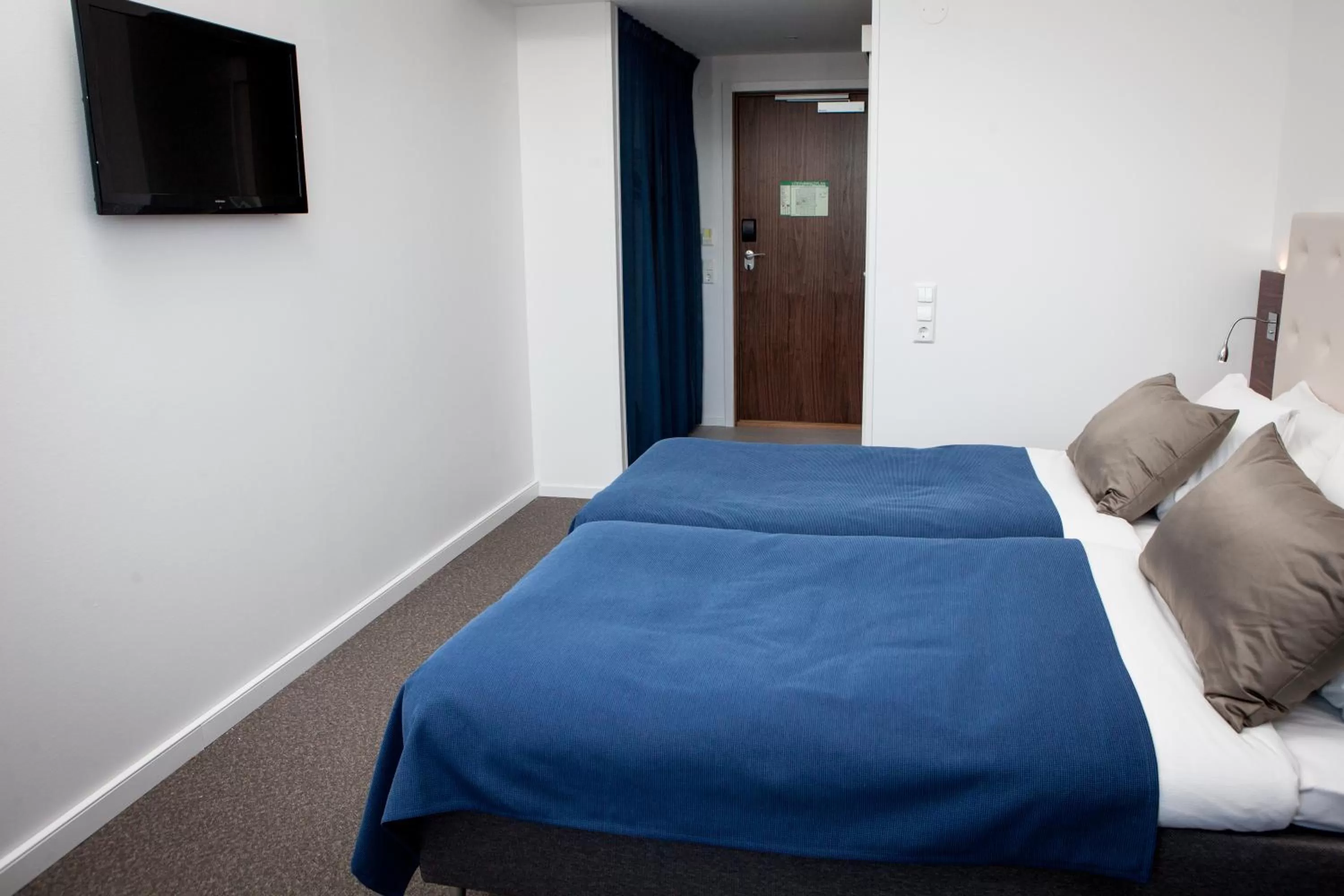 Bed in Best Western Hotel River C