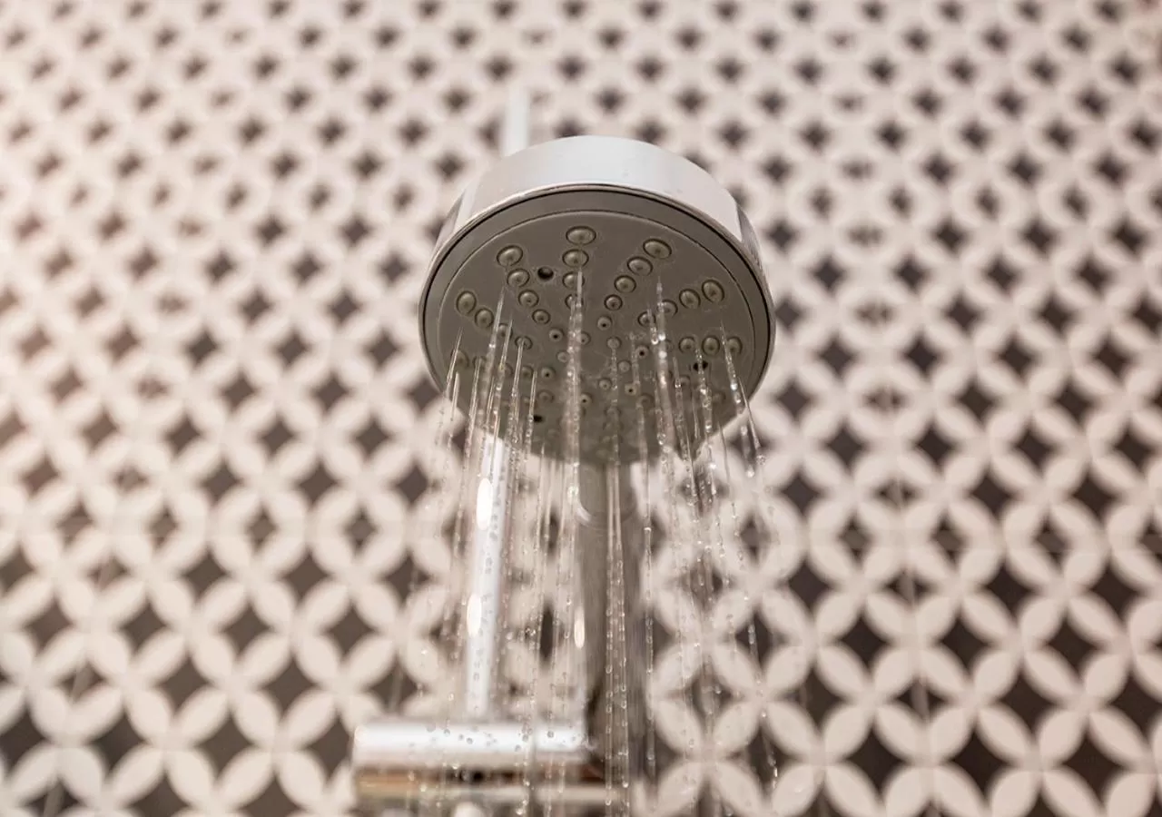 Shower in B&B Vico Milano 18