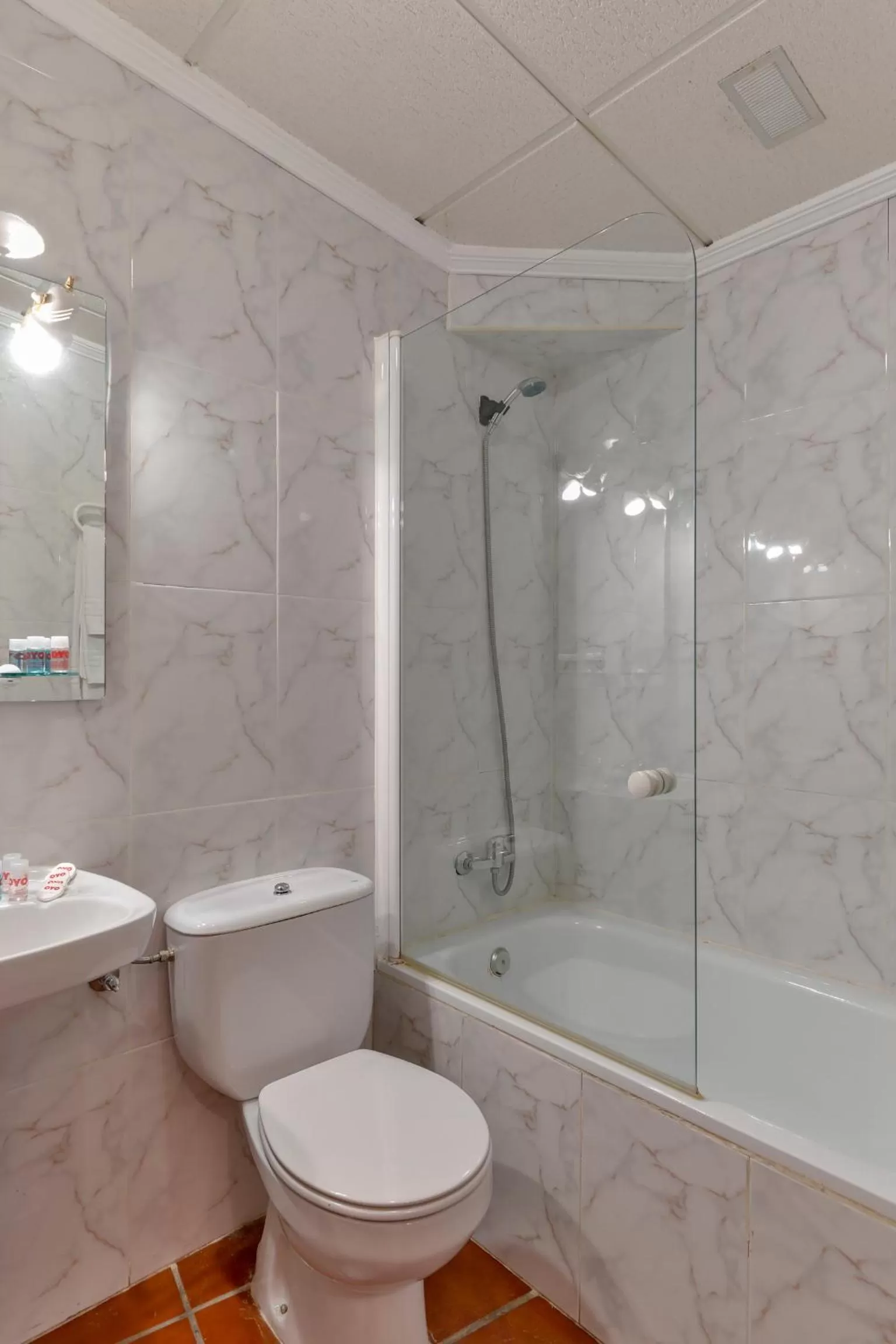 Bathroom in Hotel Las Palmeras by Vivere Stays