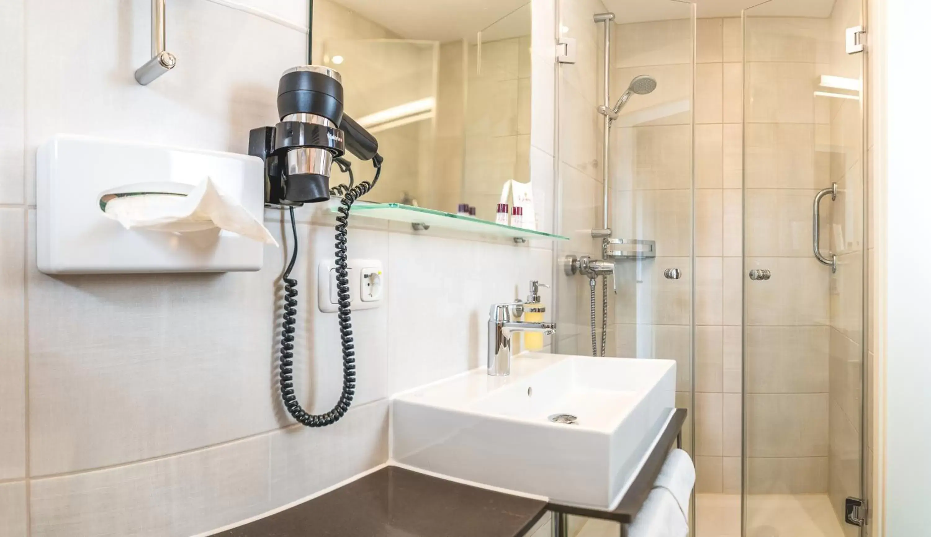 Standard Double Room in Hotel Steffl Garni inkl Chiemgau Karte Standard Double Room in Hotel Steffl Garni inkl Chiemgau Karte