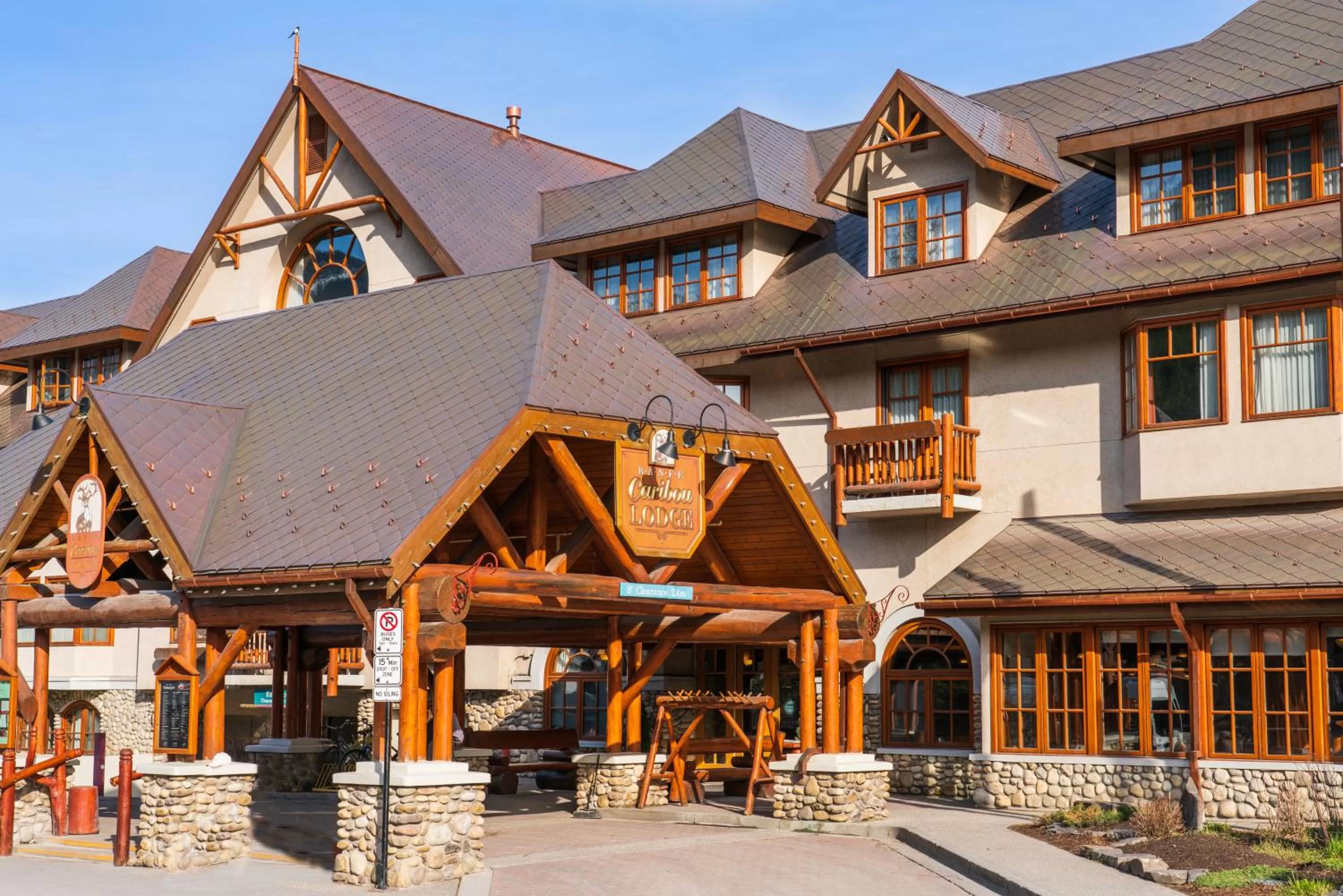 Facade/entrance in Banff Caribou Lodge and Spa