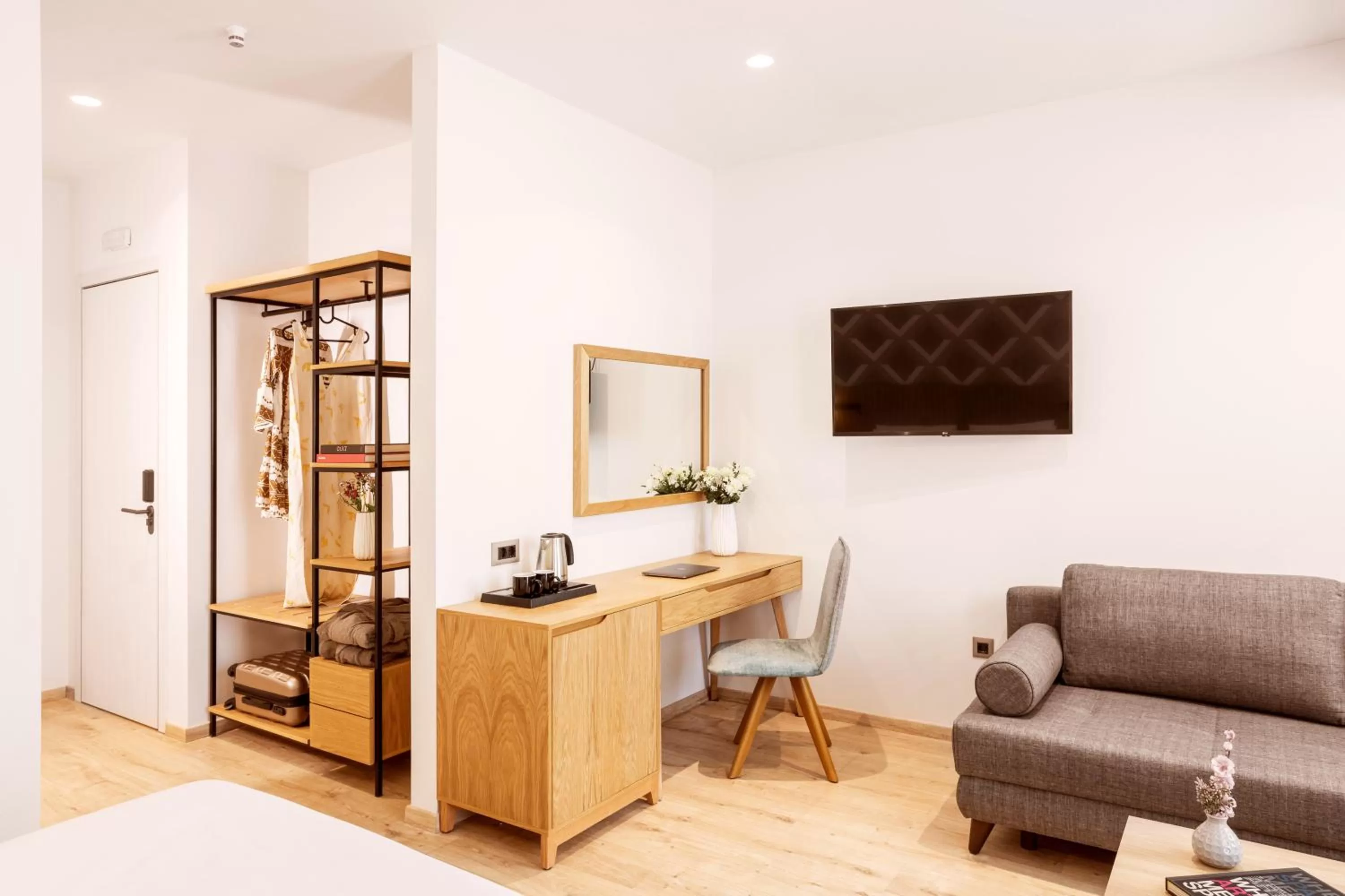 TV and multimedia in DAYS City Suites Athens