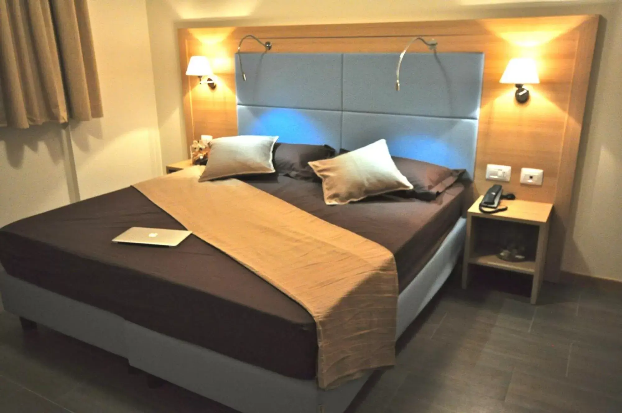 Double or Twin Room in Hotel 325 Tor Vergata Double or Twin Room in Hotel 325 Tor Vergata