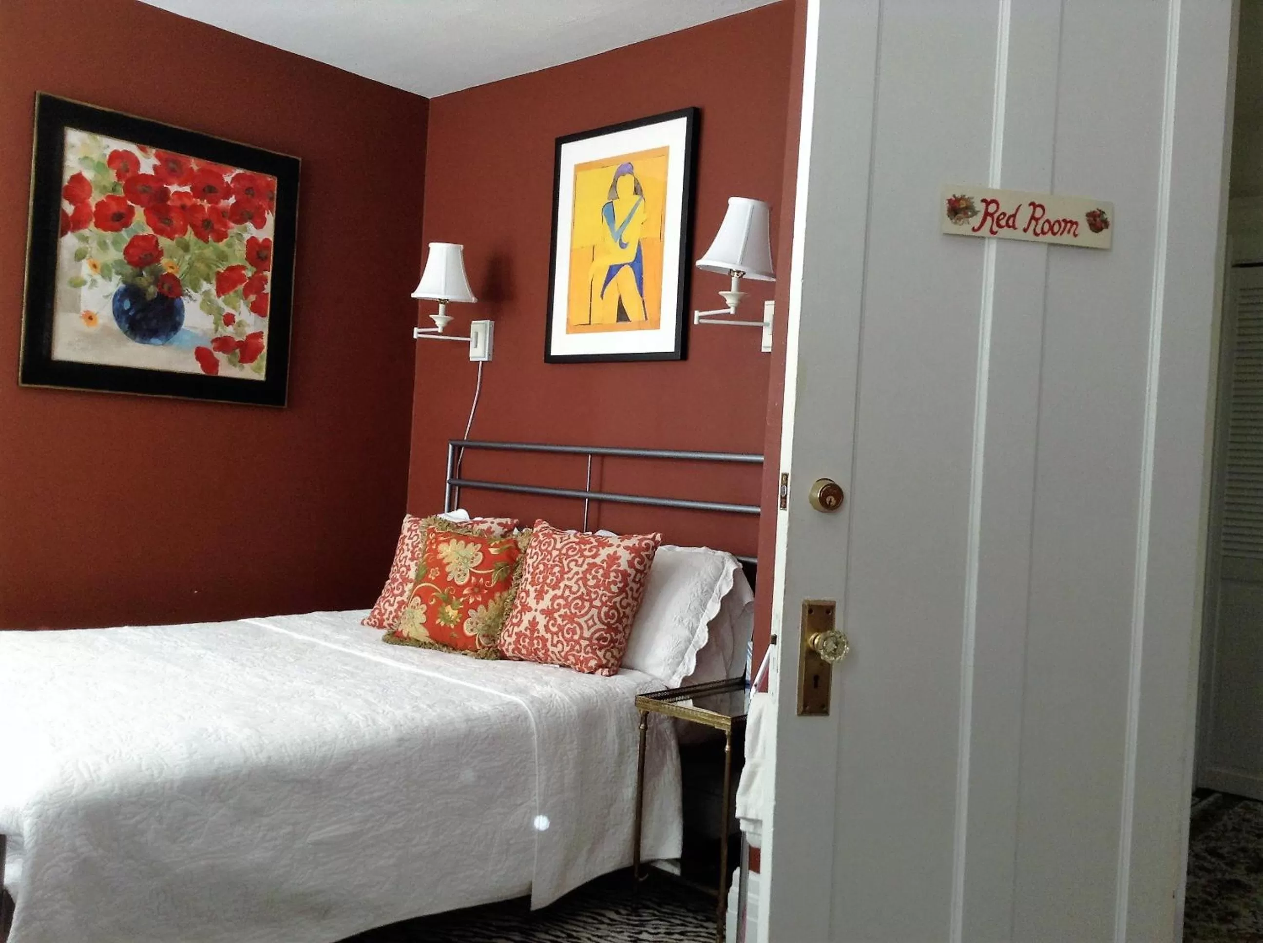 Photo of the whole room, Bed in My Rosegarden Guest Rooms