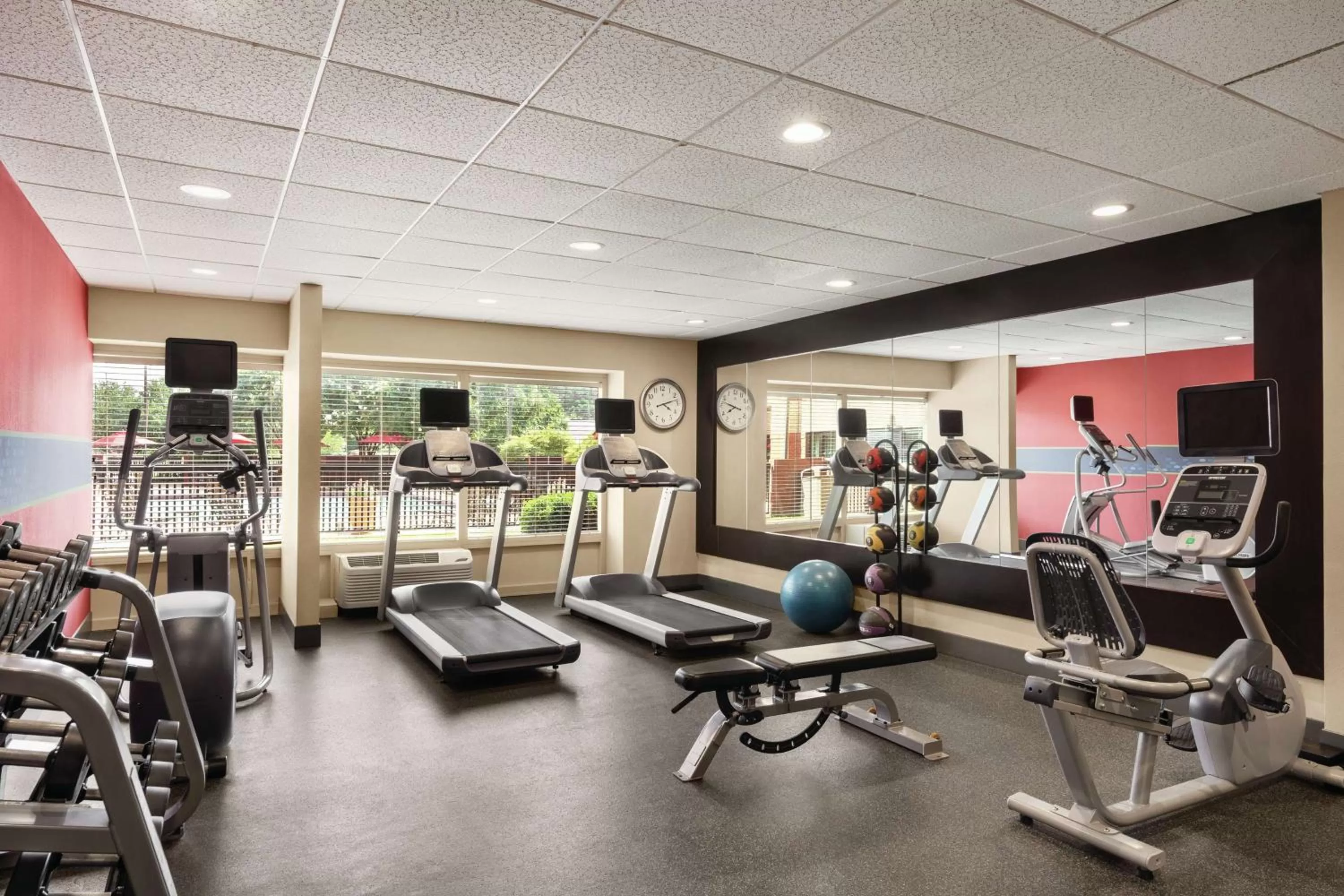 Fitness centre/facilities in Hampton Inn Atlanta-Stone Mountain