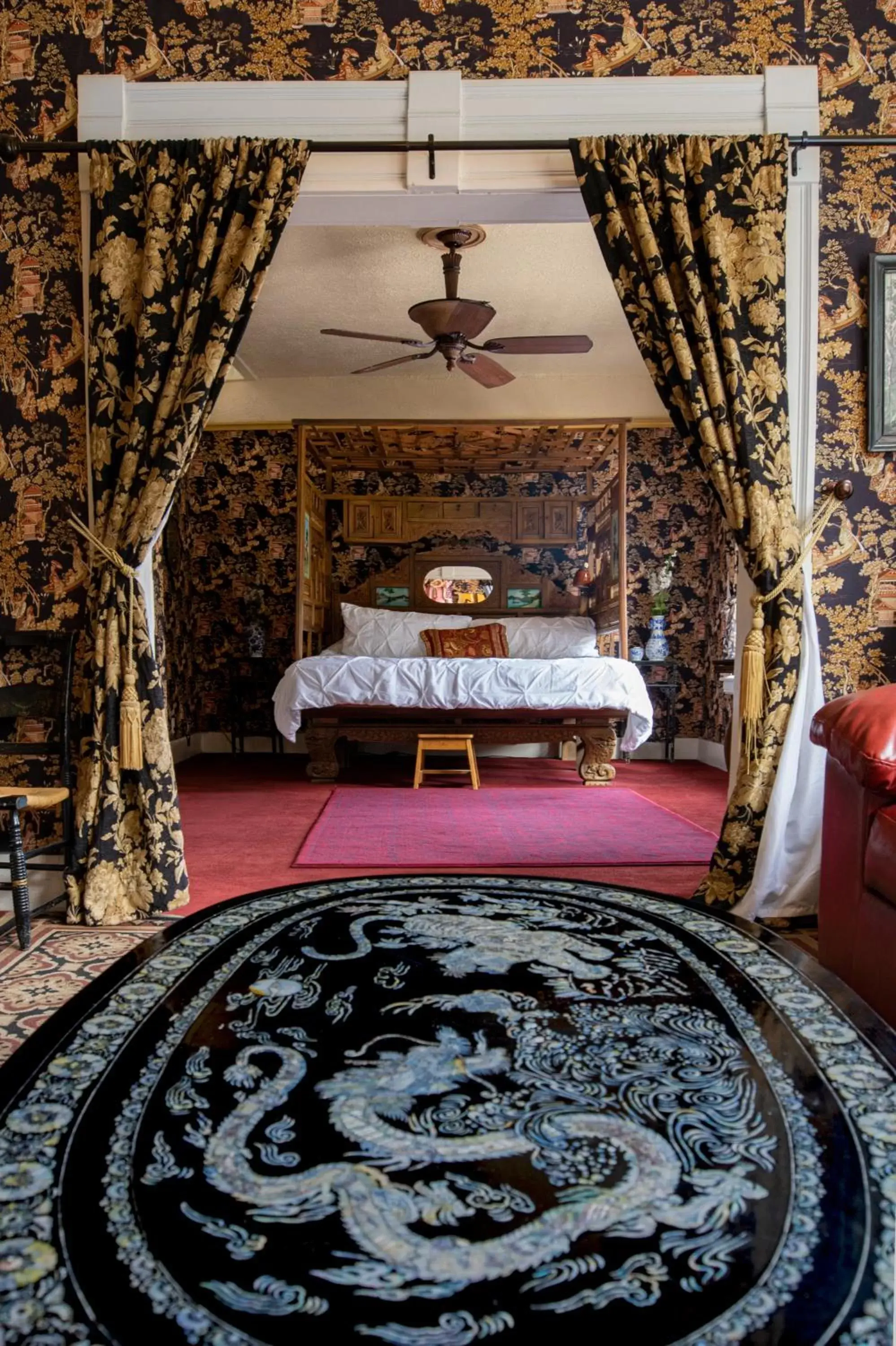 Deluxe One-Bedroom Suite in Bisbee Grand Hotel Deluxe One-Bedroom Suite in Bisbee Grand Hotel