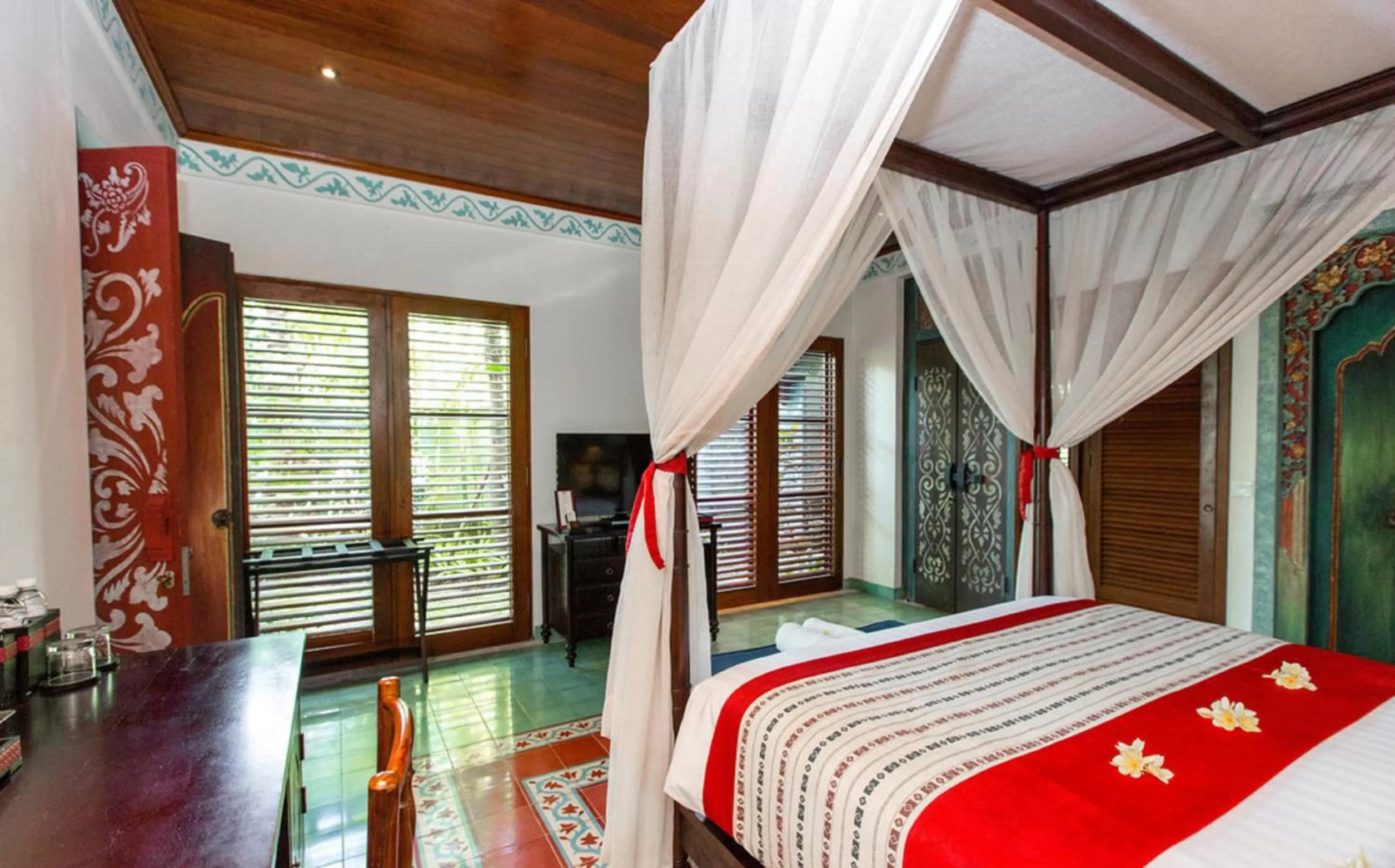 Bed in Dwaraka The Royal Villas