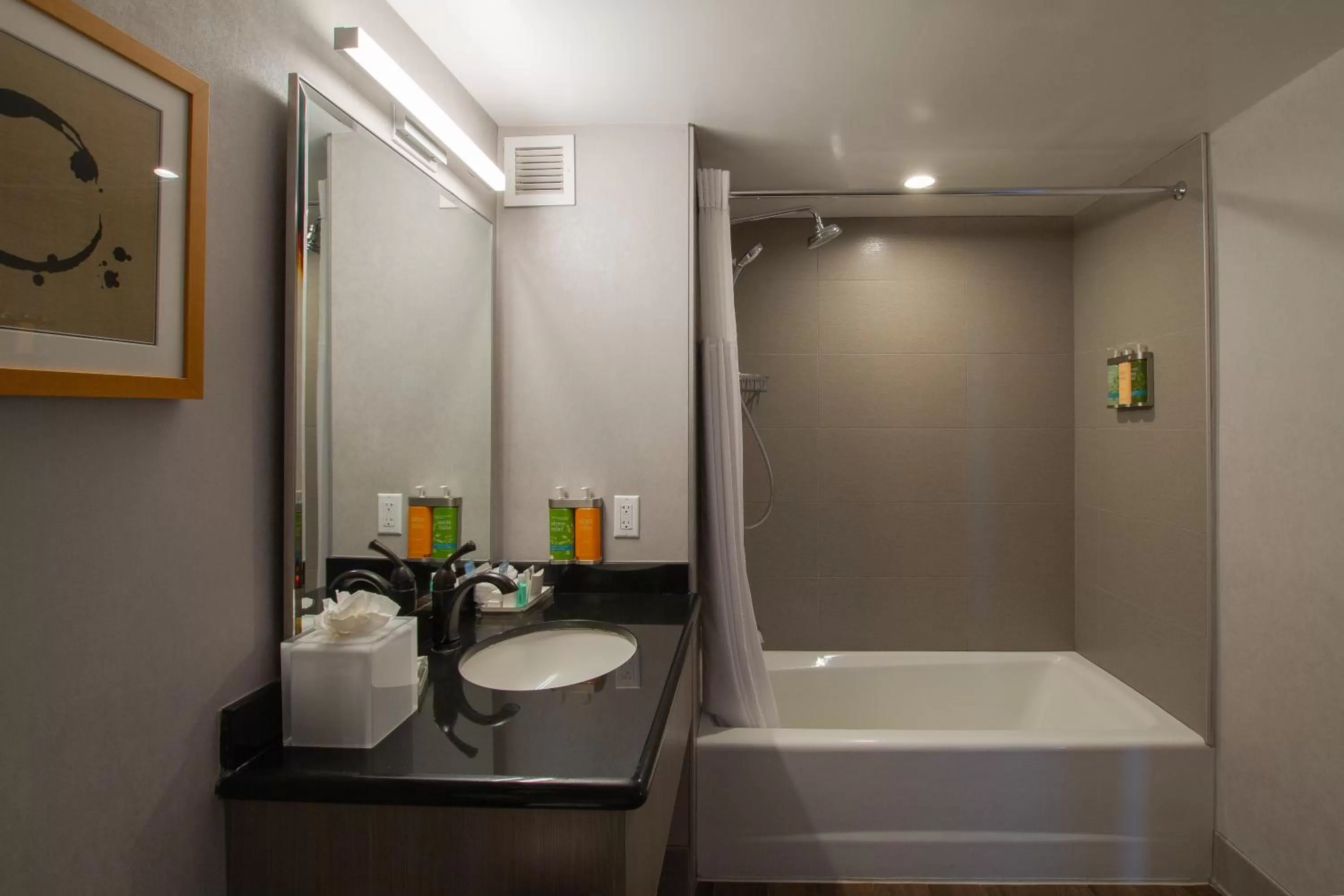 Bathroom in Miyako Hotel Los Angeles