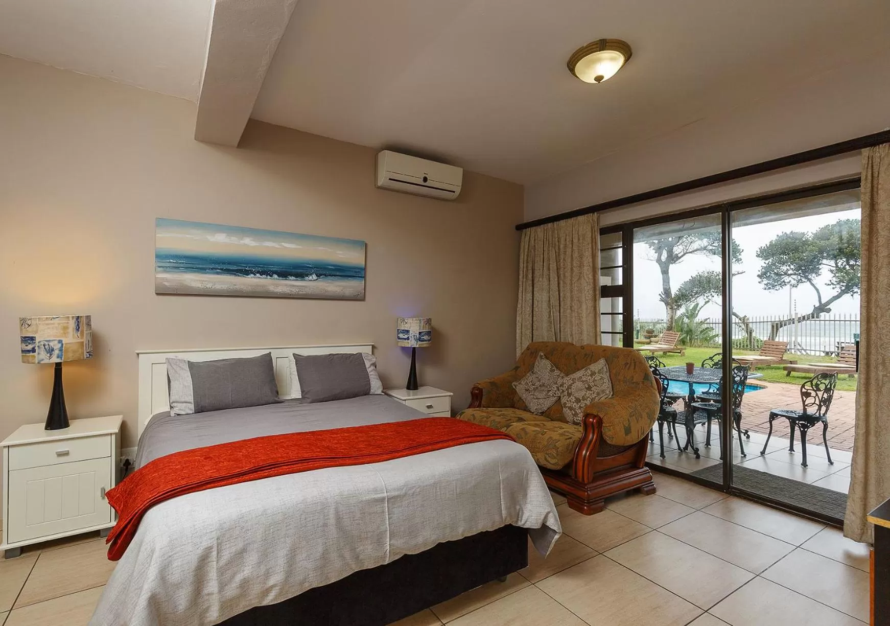 Bed in My Den Beachfront B&B and Self-Catering