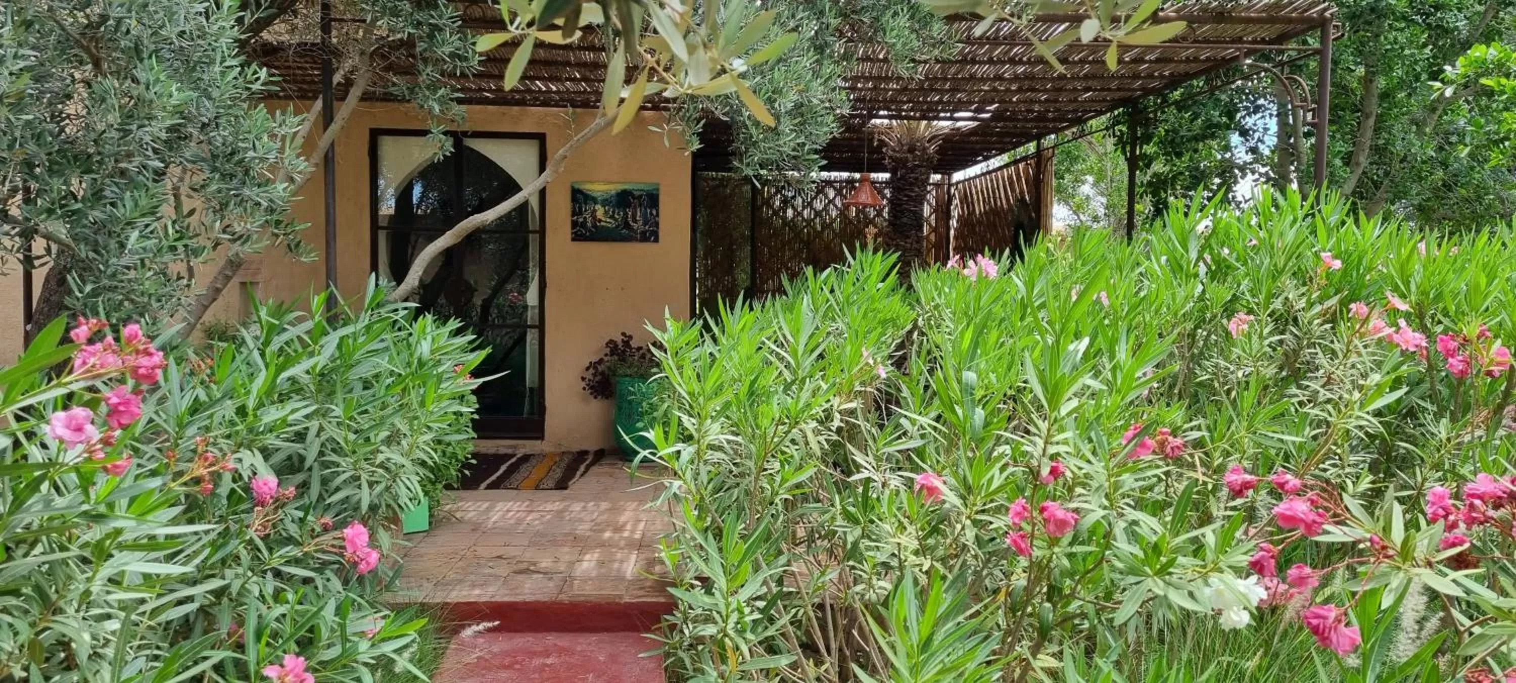 Property Building in Les Trois Paons