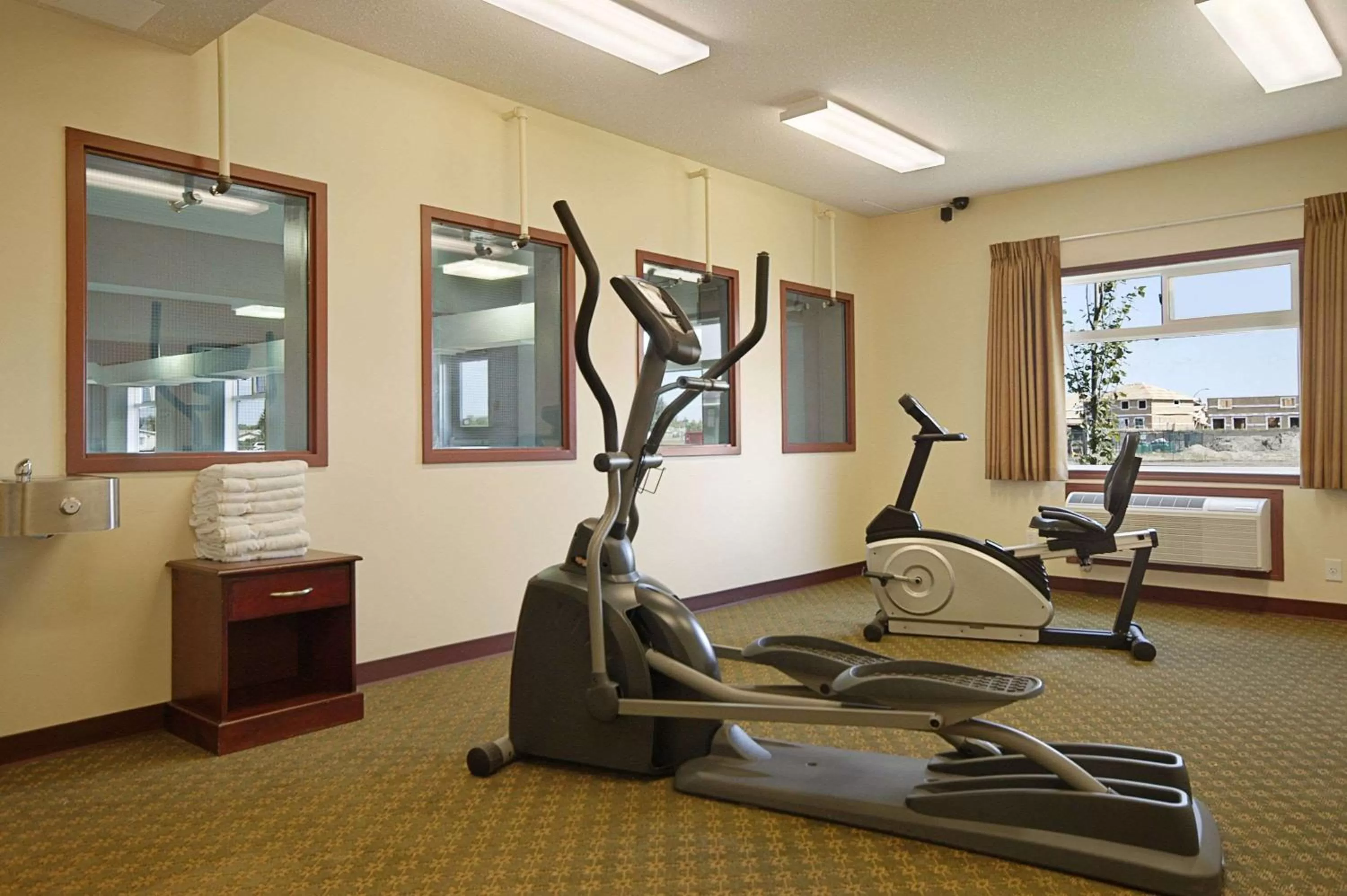 Fitness centre/facilities in Super 8 by Wyndham Fort Saskatchewan