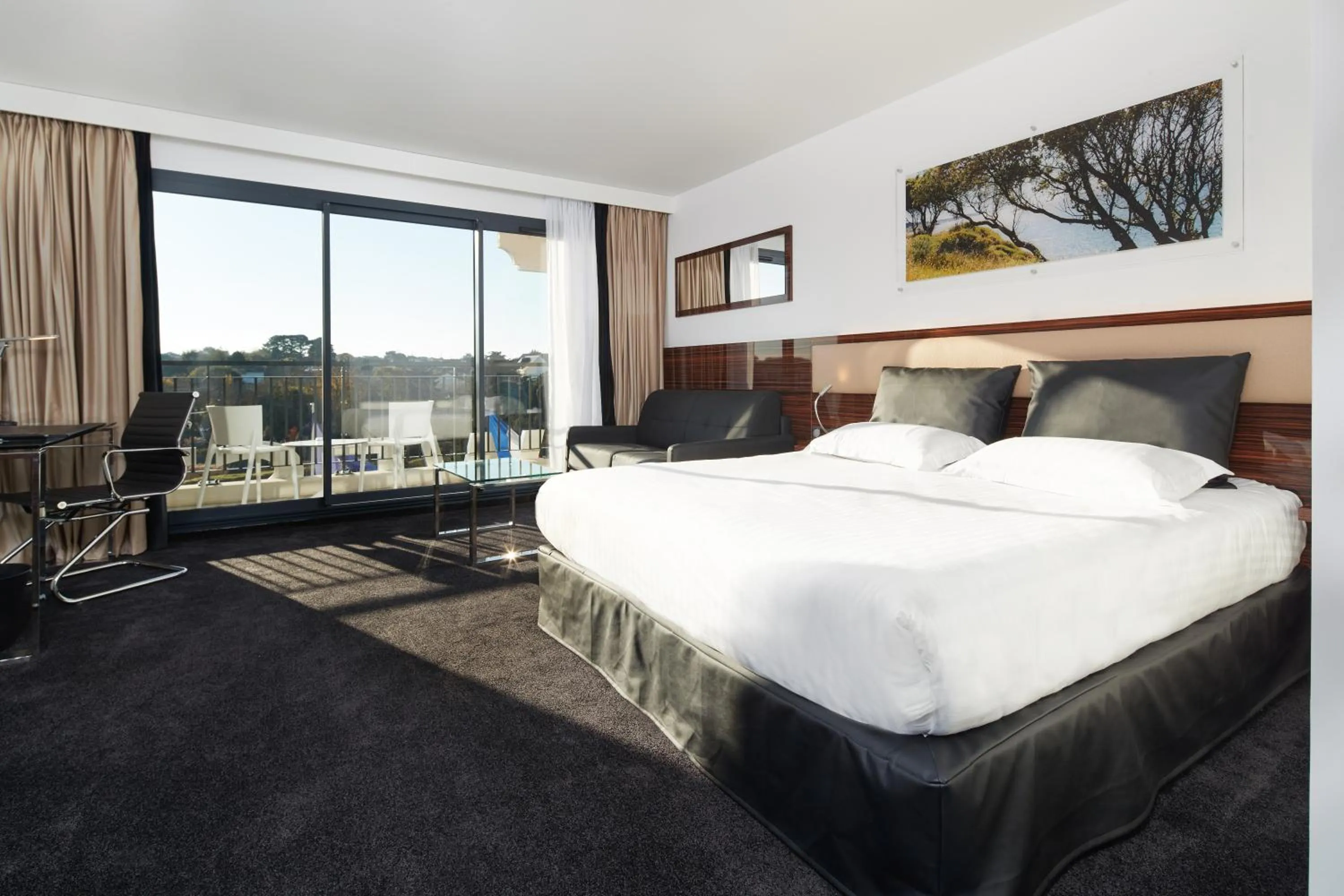 Photo of the whole room, Bed in Westotel Pornic Côte de Jade