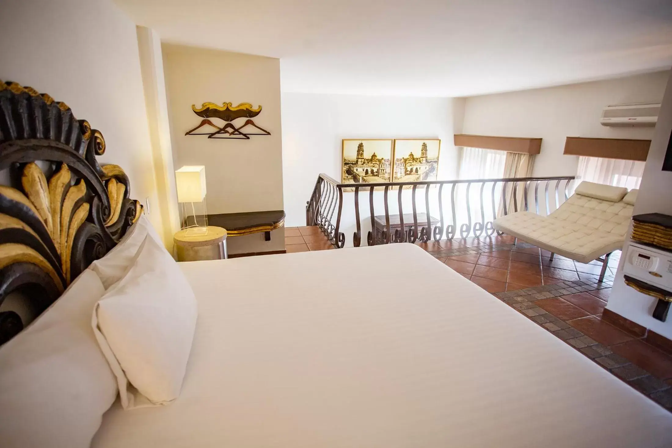 Deluxe Suite in Hotel Herencia By Hosting House Deluxe Suite in Hotel Herencia By Hosting House