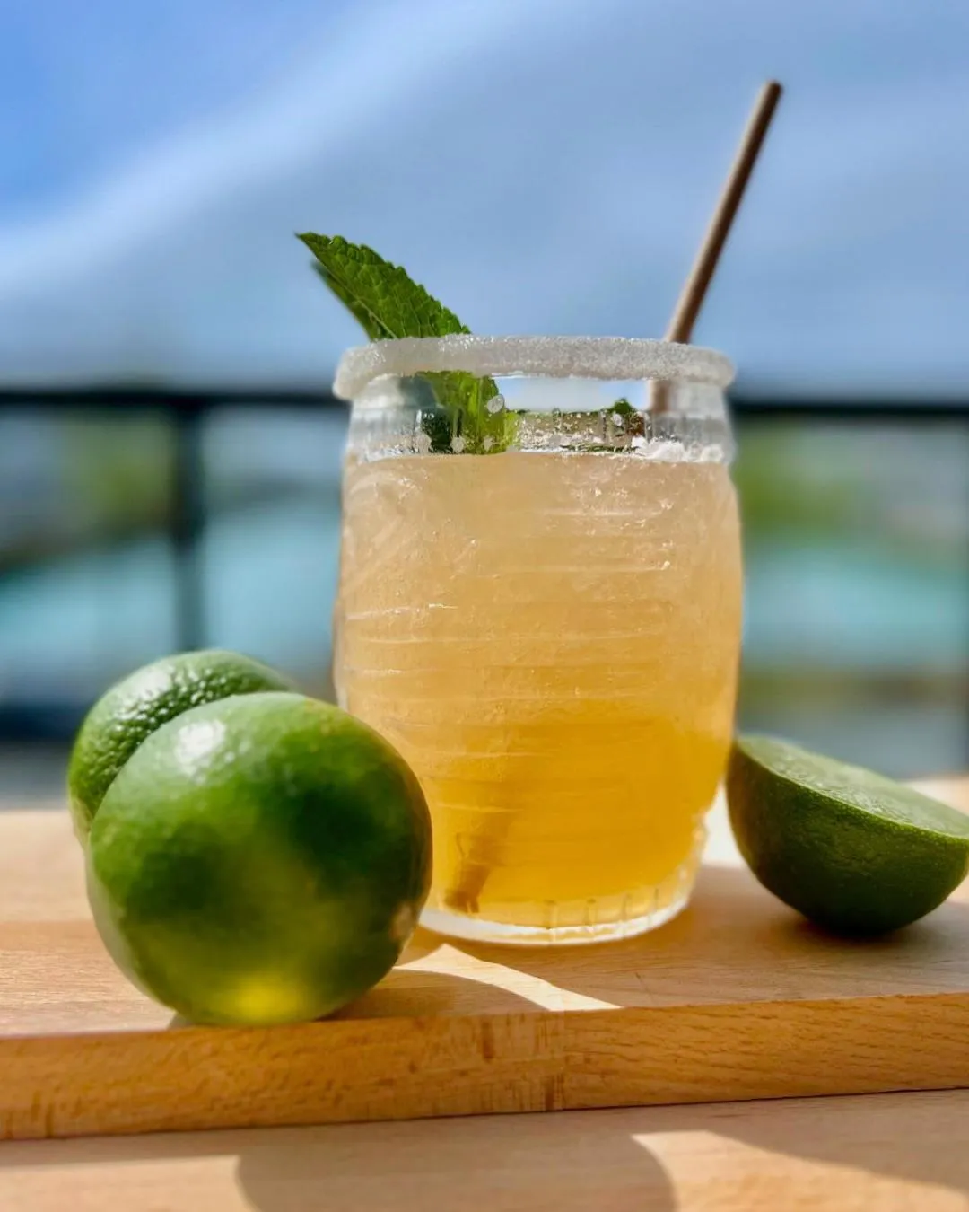 Lounge or bar in Mercure Le Havre Centre Bassin Du Commerce