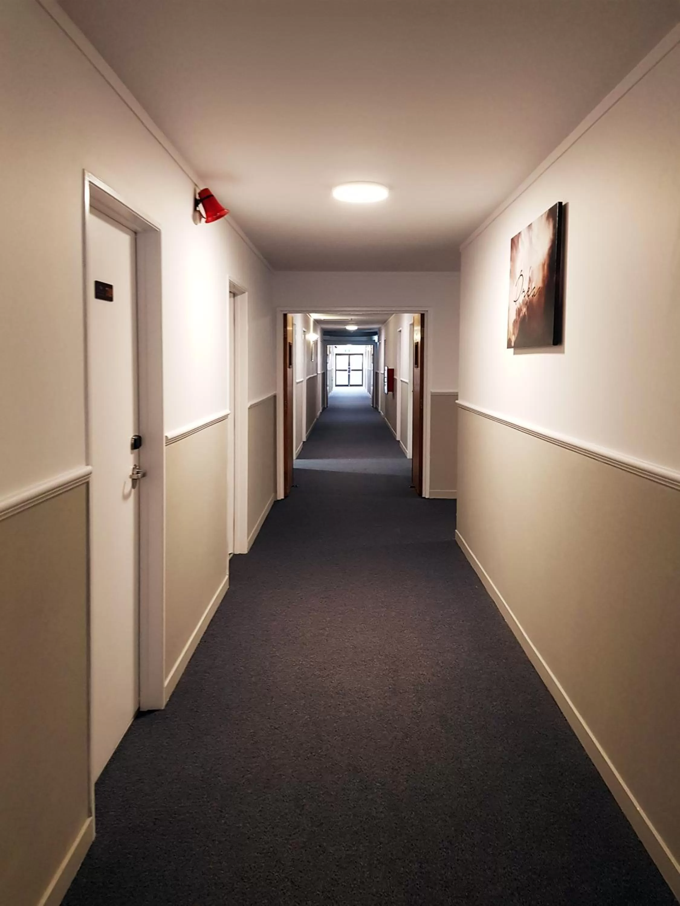 Property building in Auckland Airport Easy Hotel