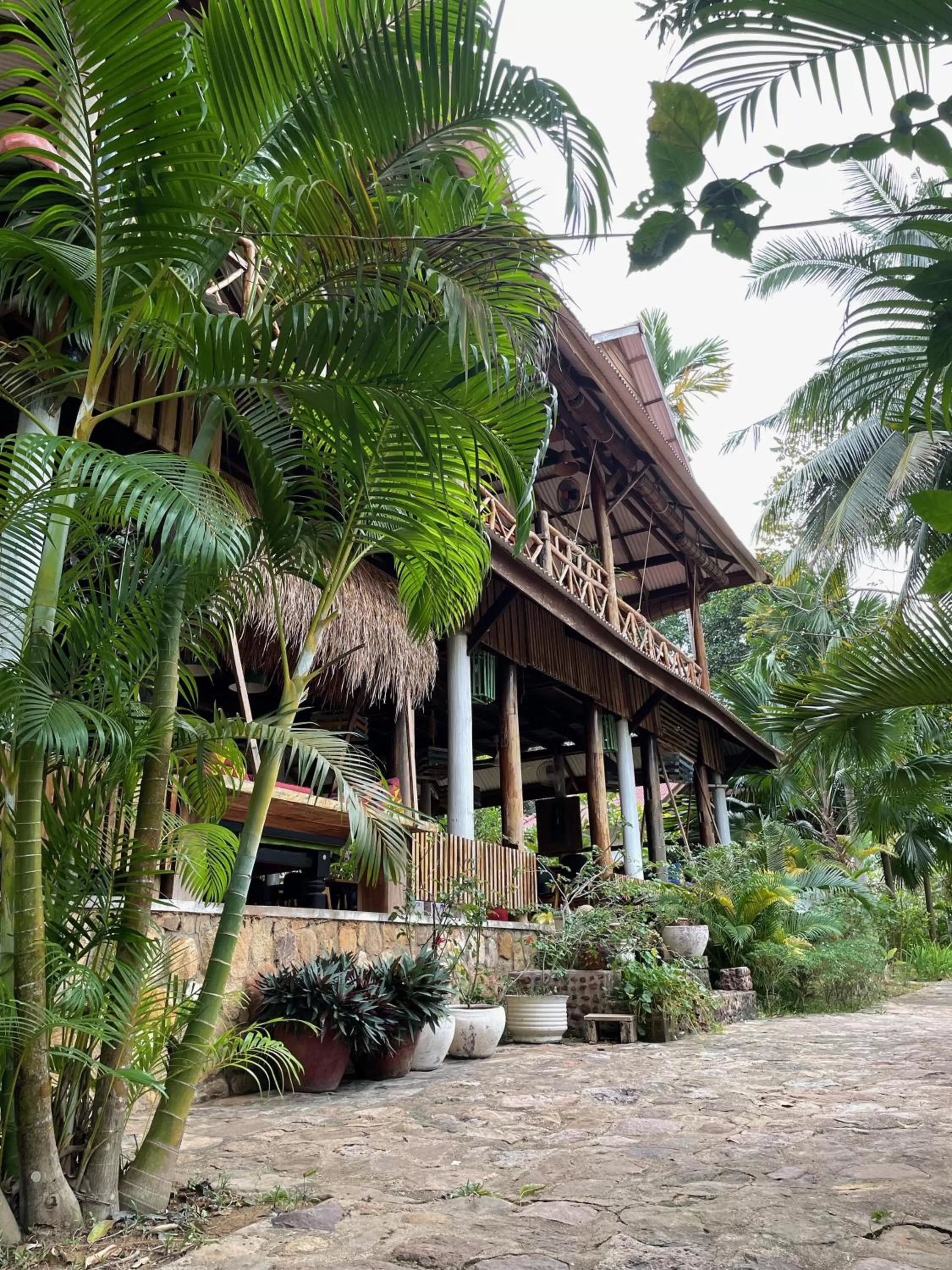 Restaurant/places to eat in Kep Lodge