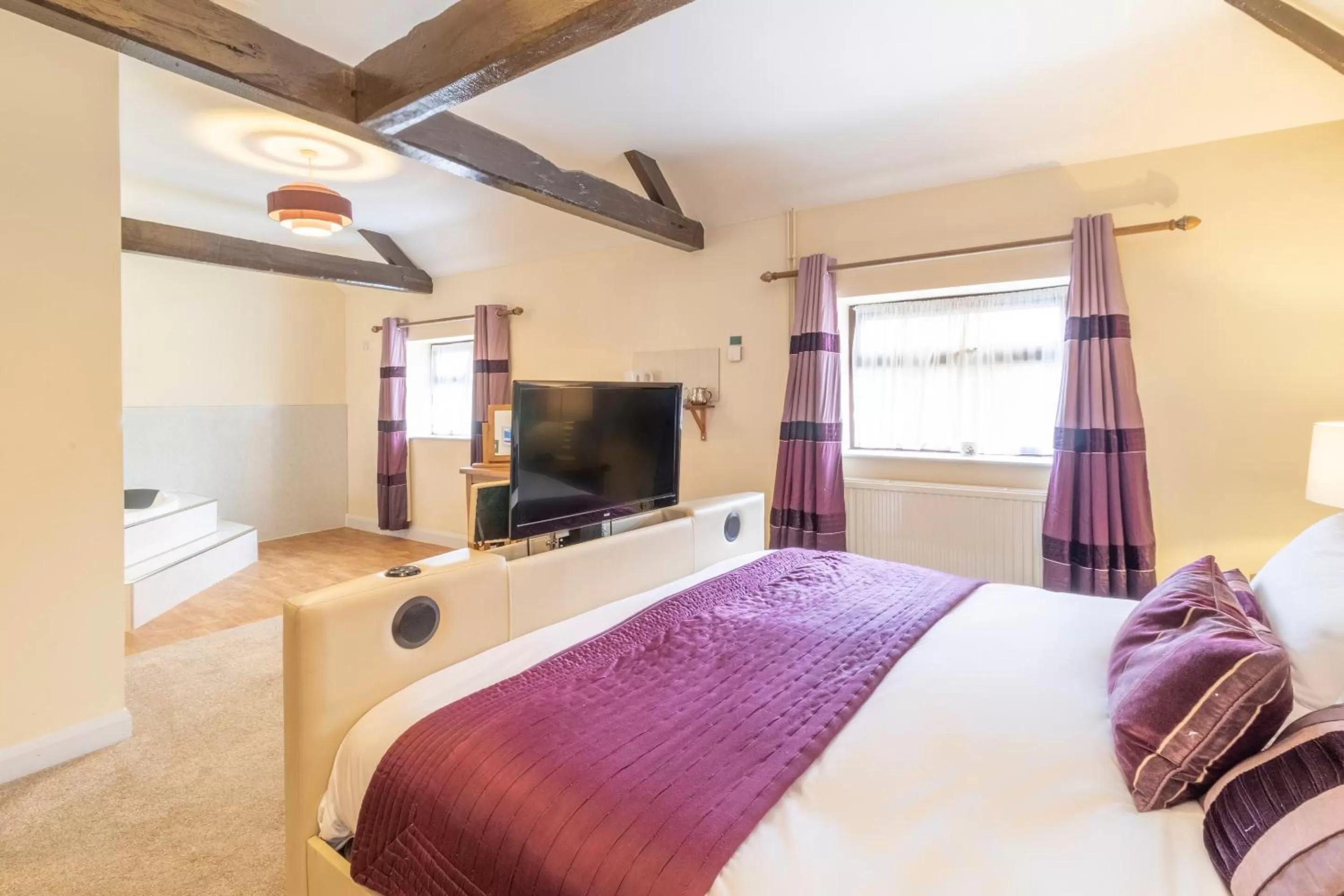 Bedroom in OYO Elm Farm Country House, Norwich Airport